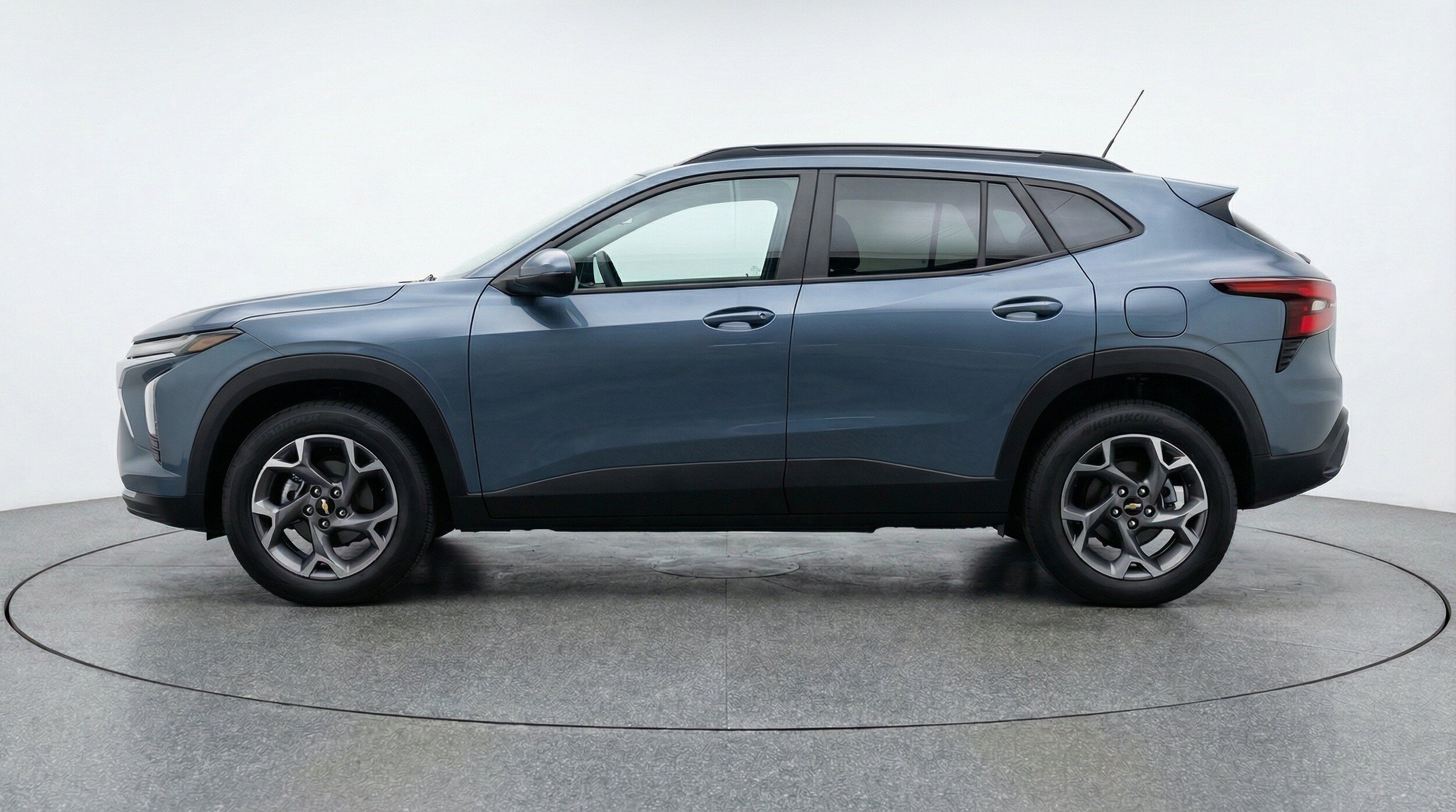 Thumbnail: 2025 Chevrolet Trax - 5