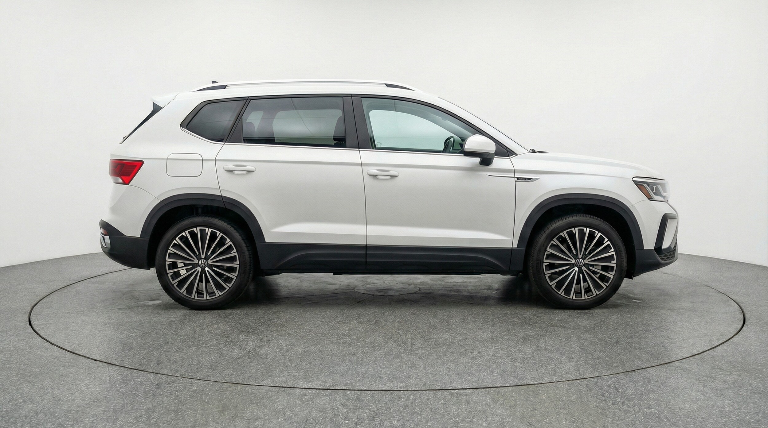 Thumbnail: 2025 Volkswagen Taos - 8