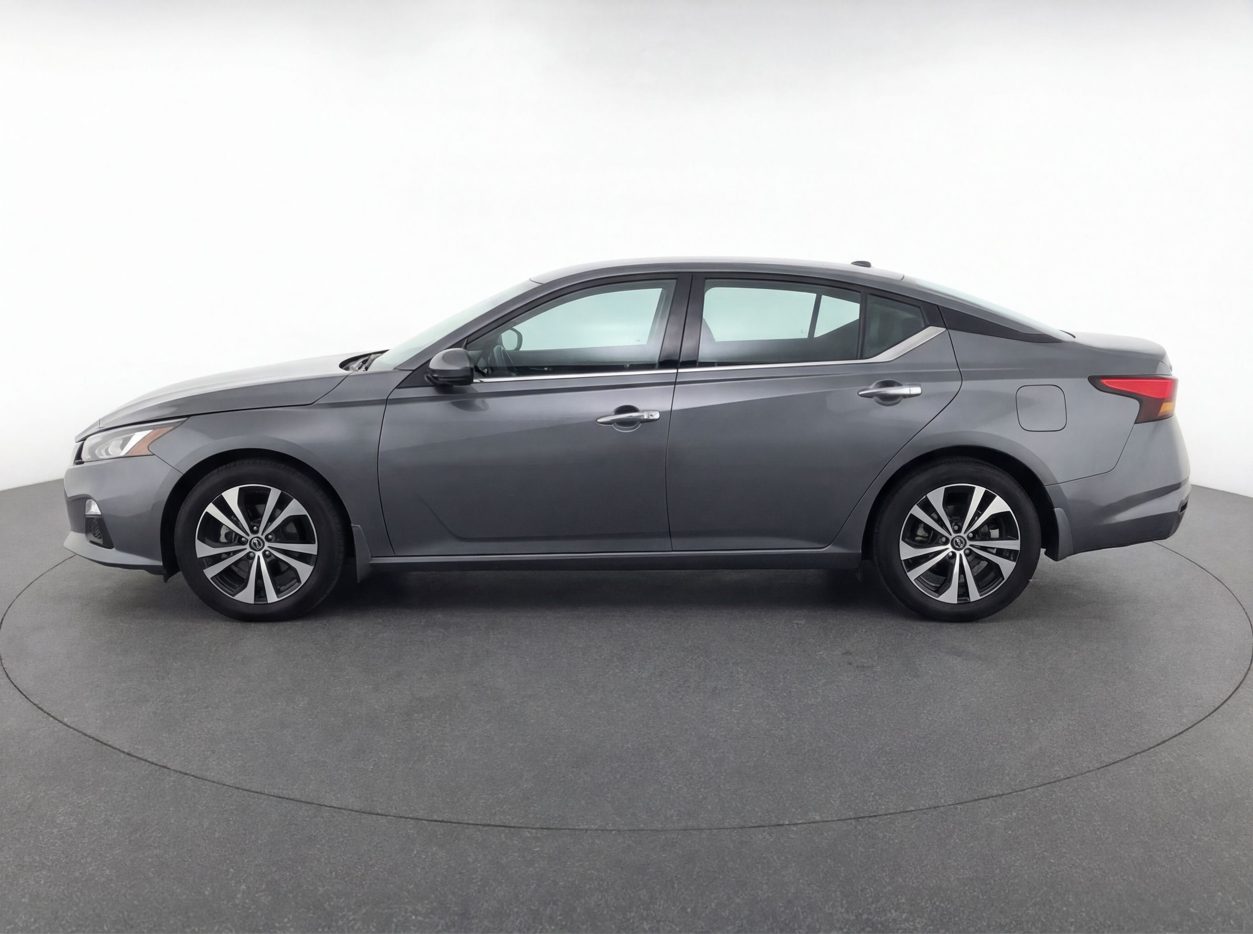 Thumbnail: 2023 Nissan Sentra - 4