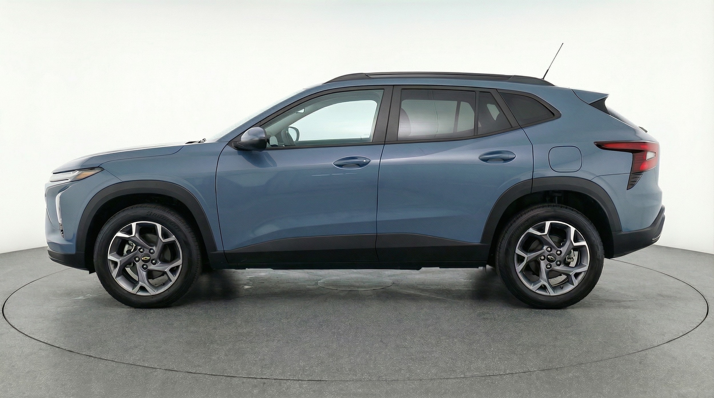 Thumbnail: 2025 Chevrolet Trax - 4