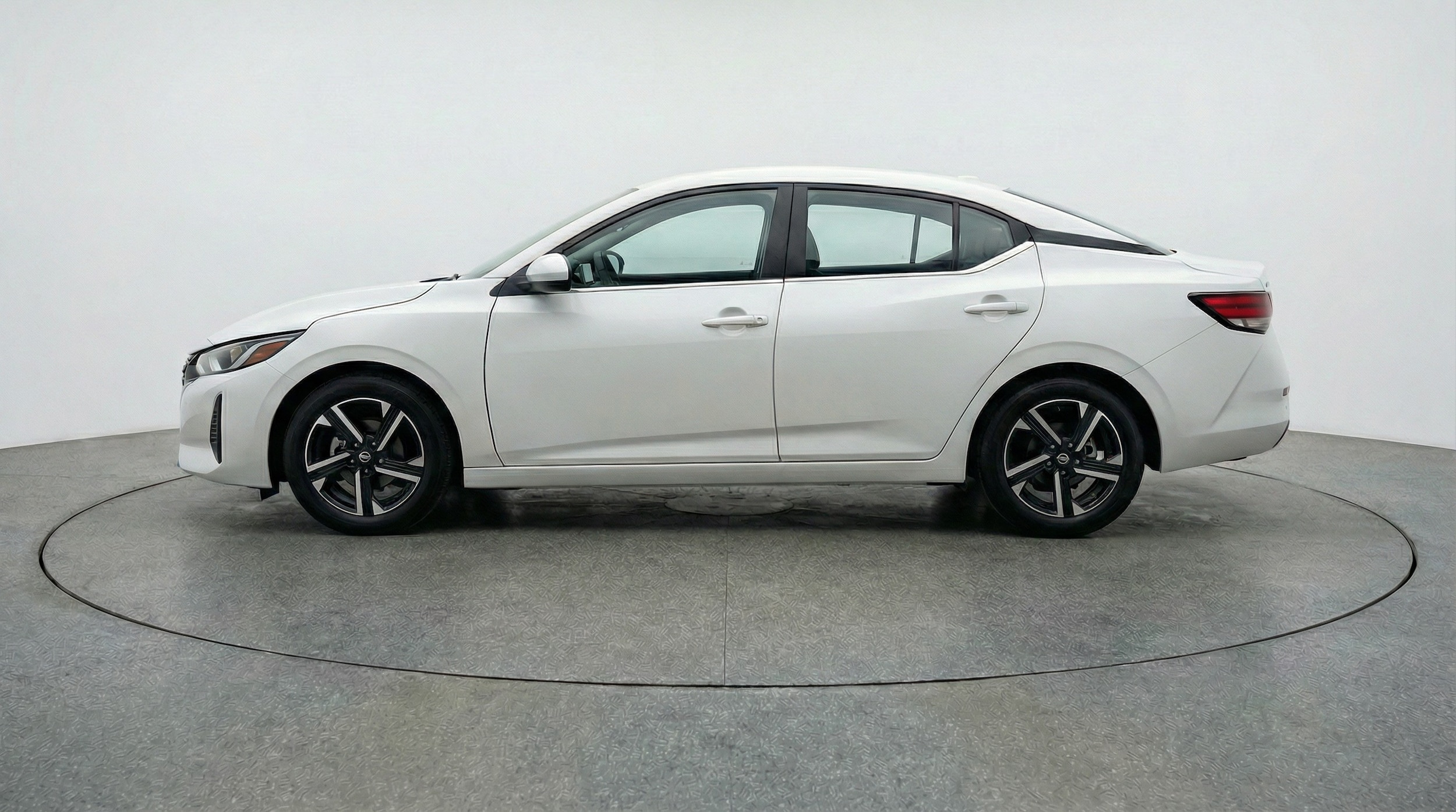 Thumbnail: 2025 Nissan Sentra - 4