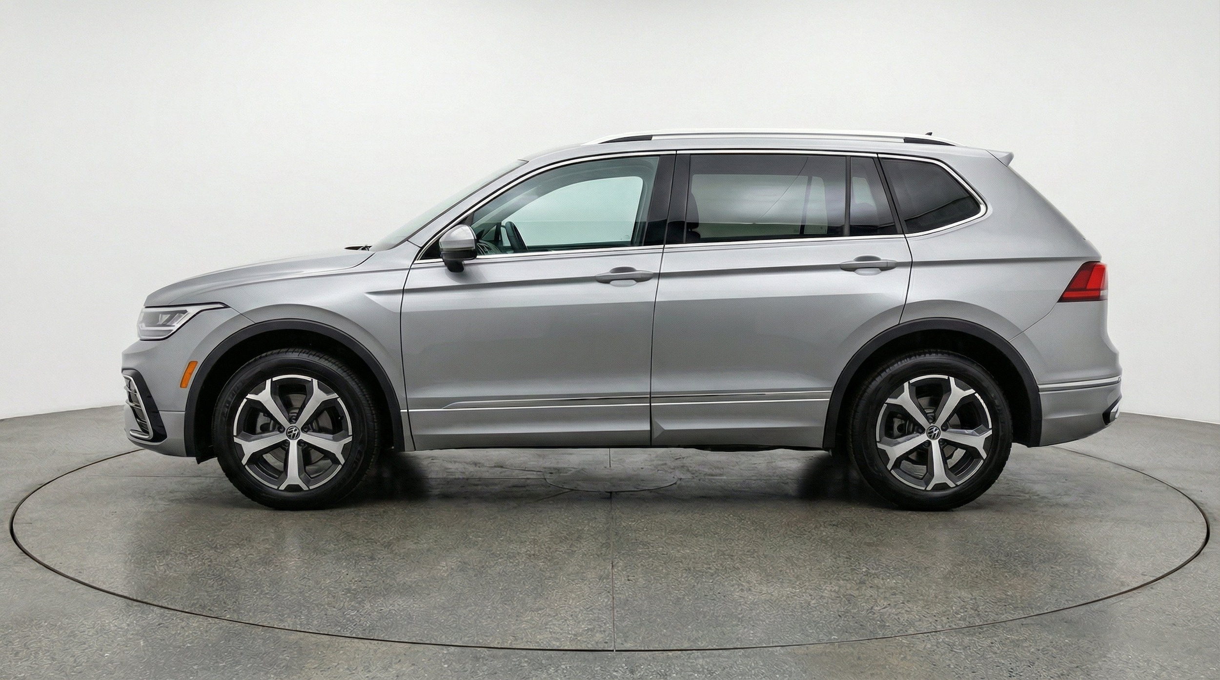 Thumbnail: 2026 Volkswagen Tiguan - 5