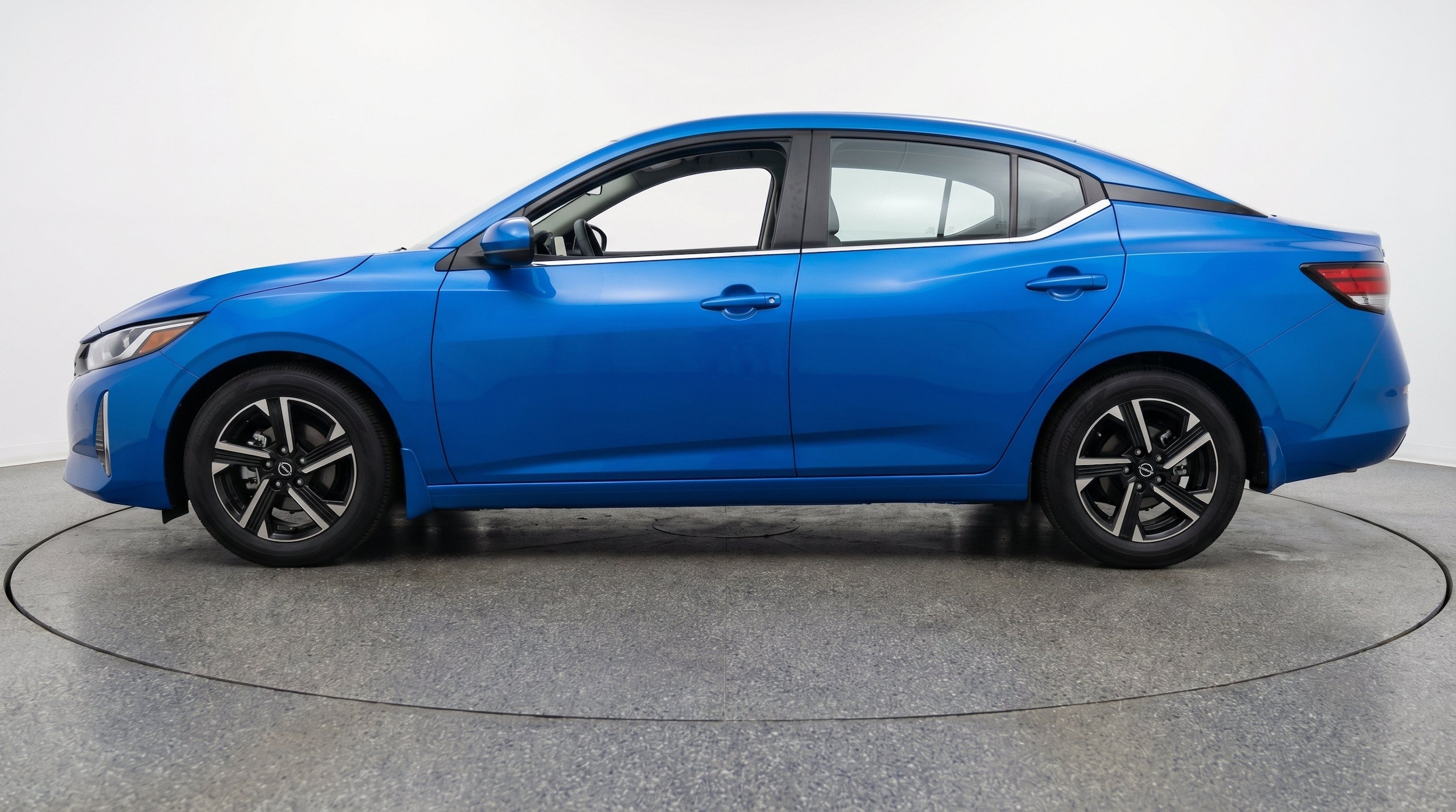 Thumbnail: 2025 Nissan Sentra - 5