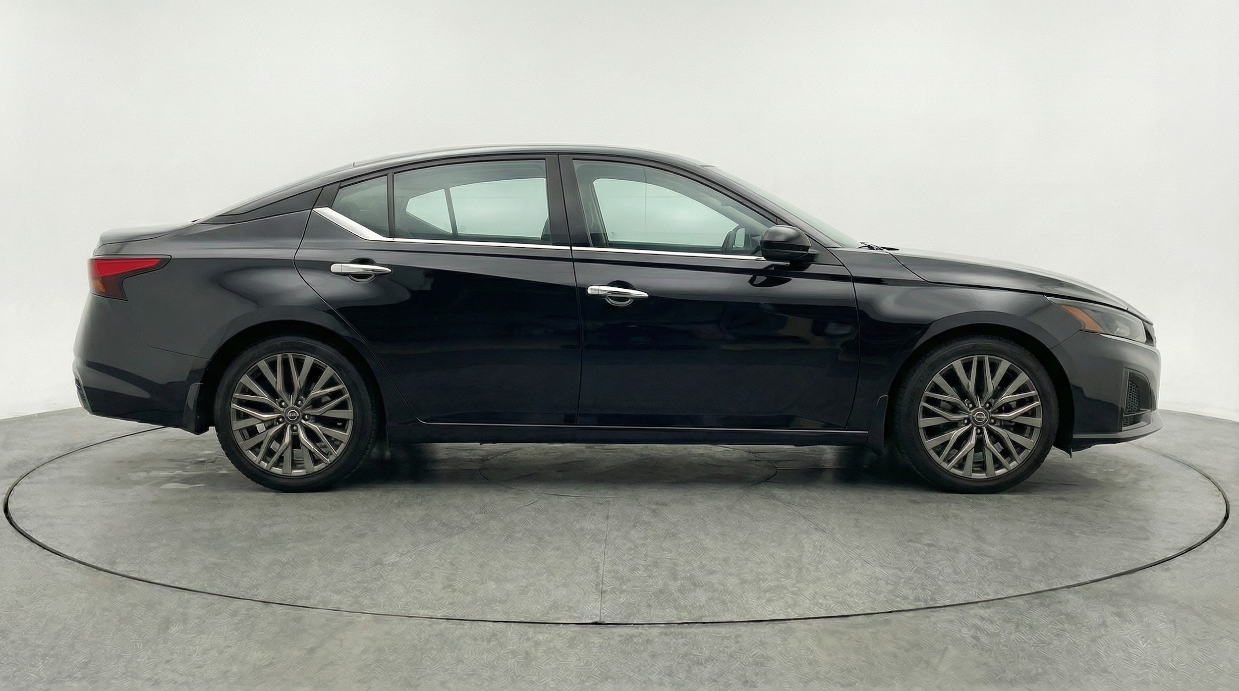 Thumbnail: 2025 Nissan Altima - 8