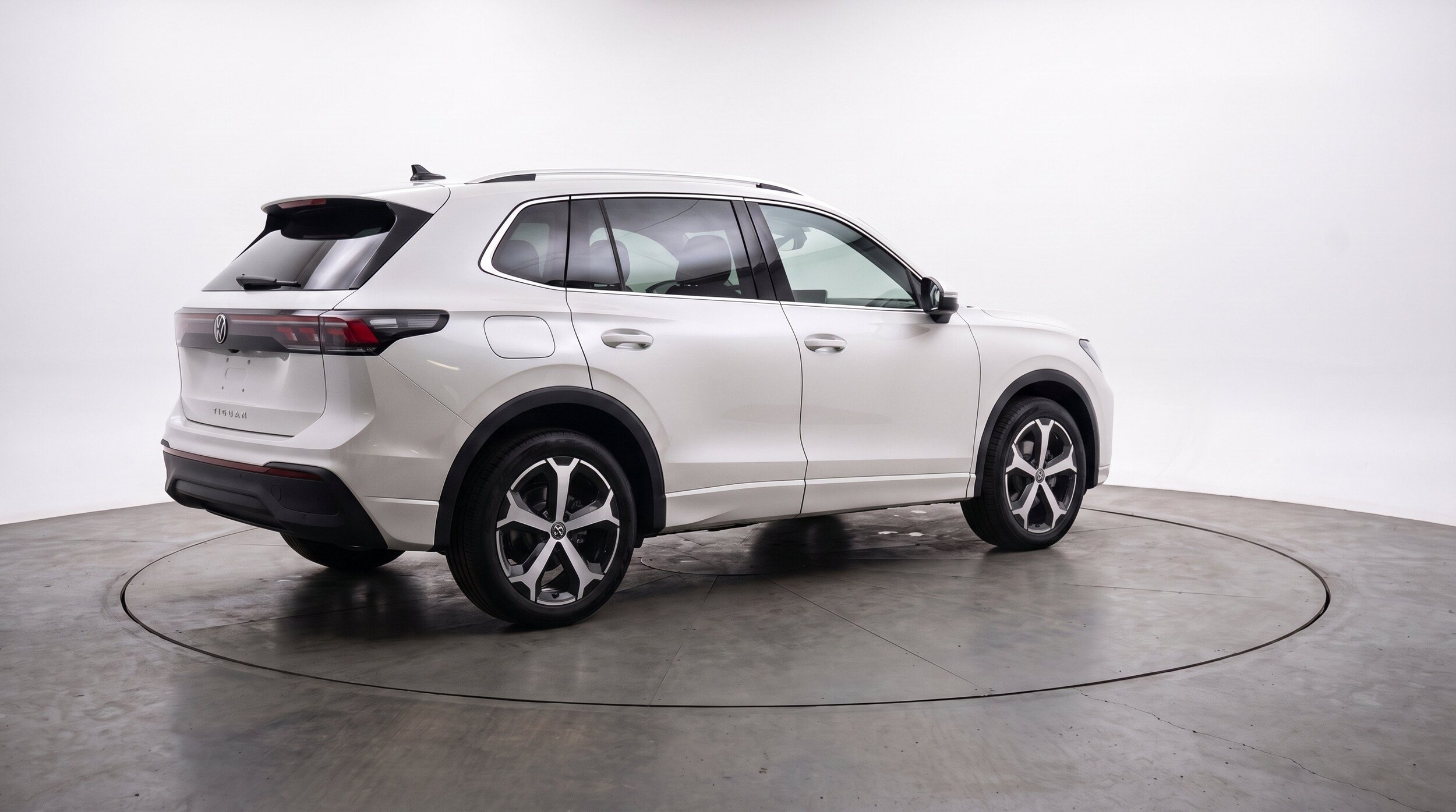 Thumbnail: 2026 Volkswagen Tiguan - 9