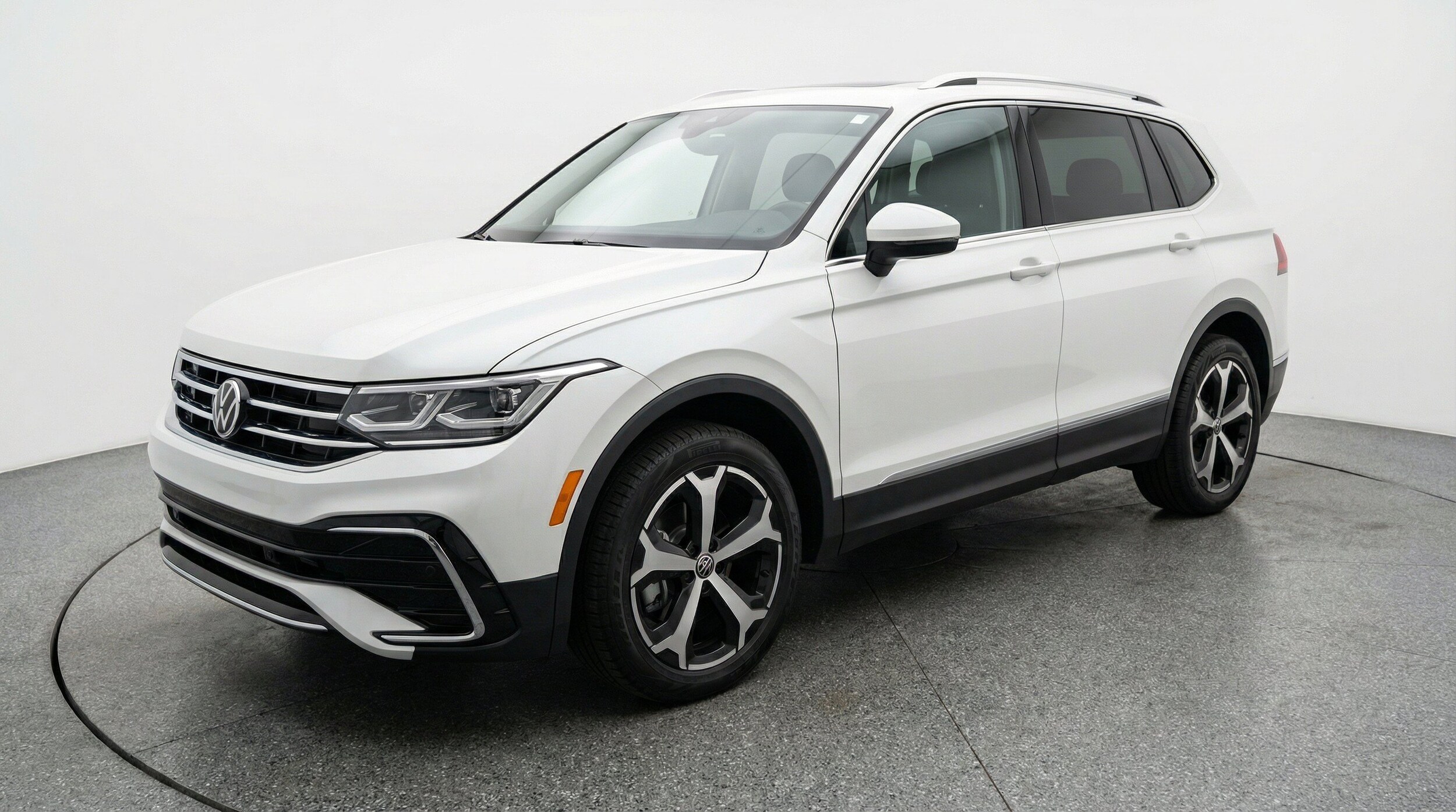 Thumbnail: 2026 Volkswagen Tiguan - 3