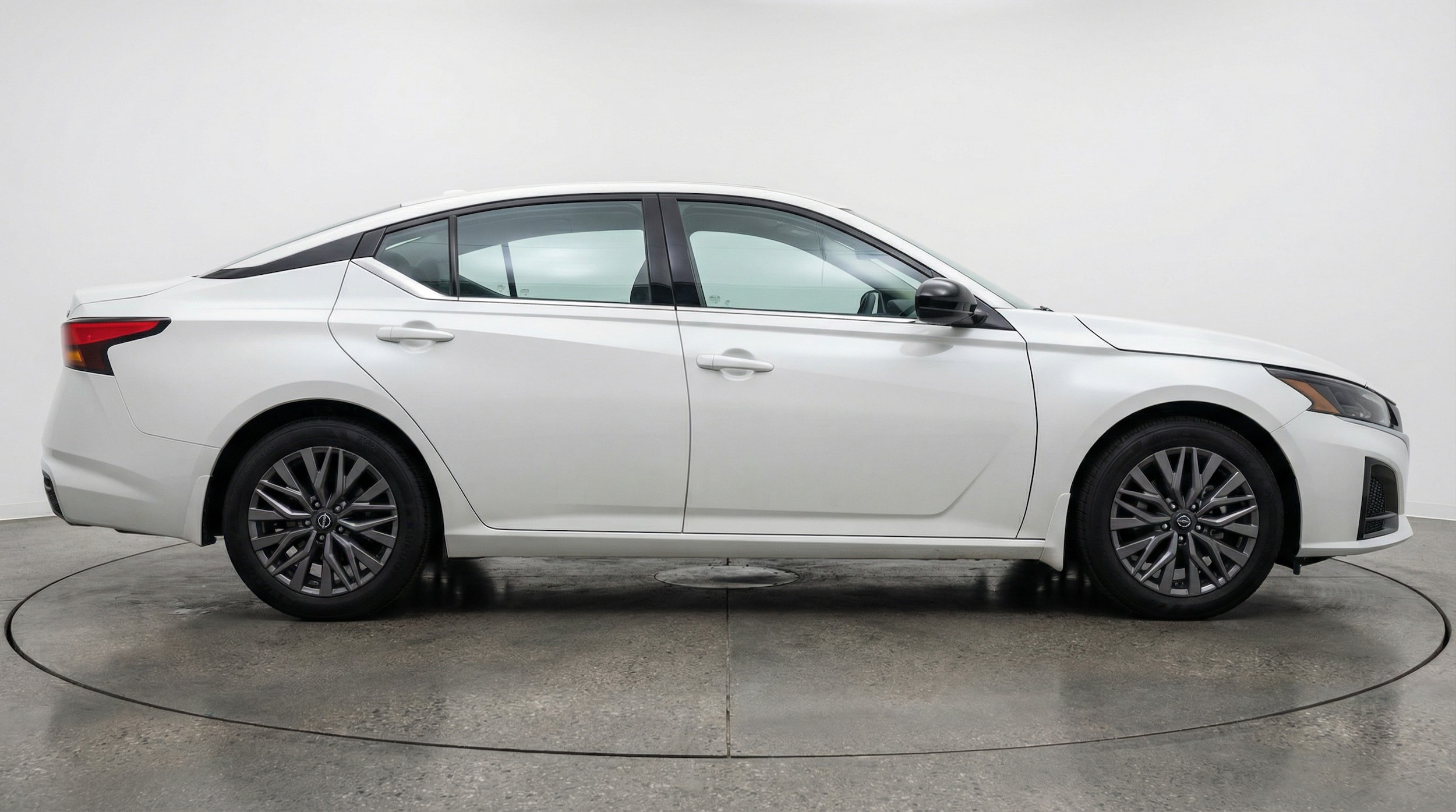 Thumbnail: 2025 Nissan Altima - 8