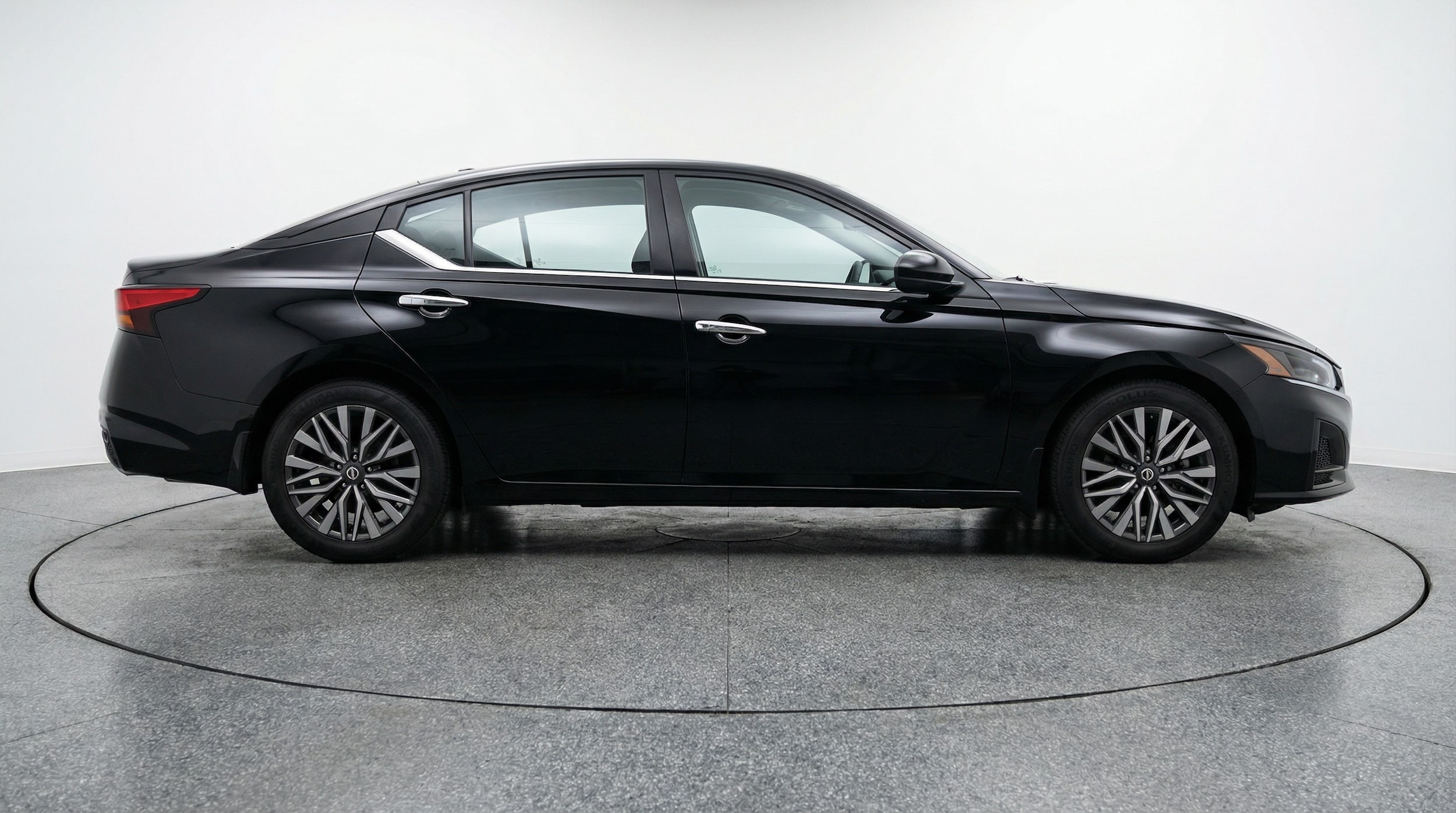 Thumbnail: 2025 Nissan Altima - 8
