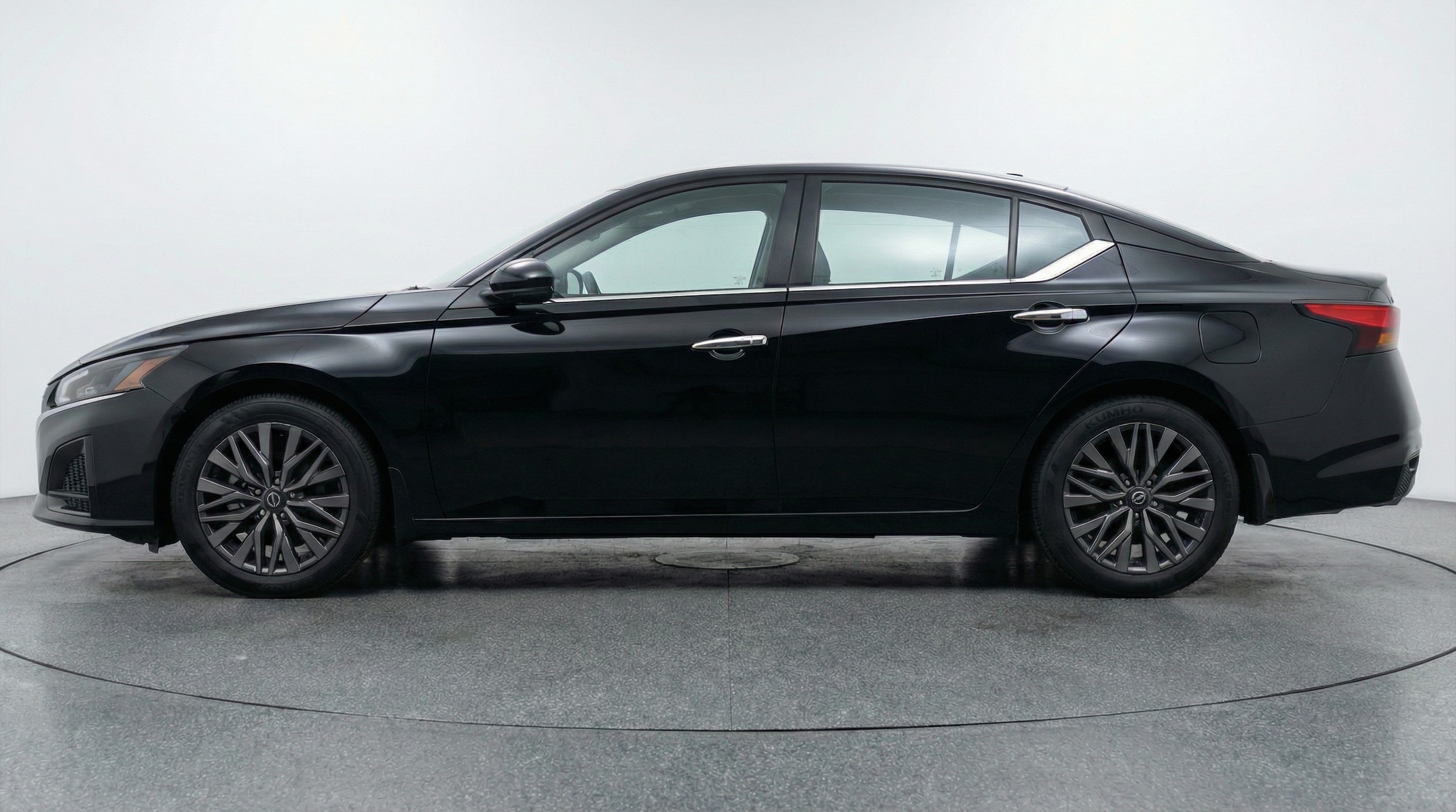 Thumbnail: 2025 Nissan Altima - 4