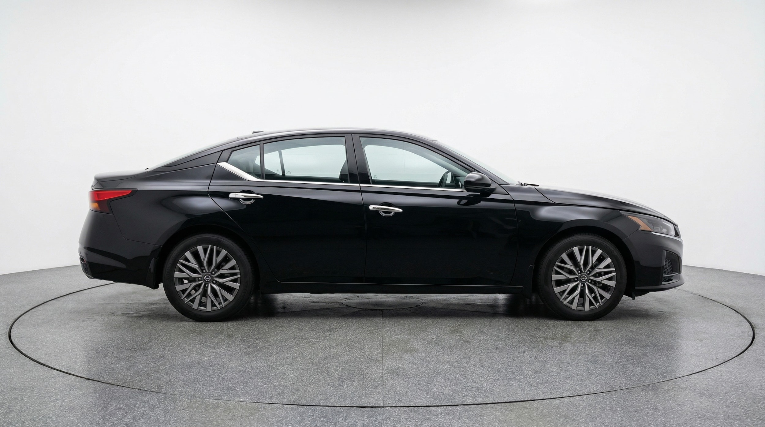 Thumbnail: 2025 Nissan Altima - 8