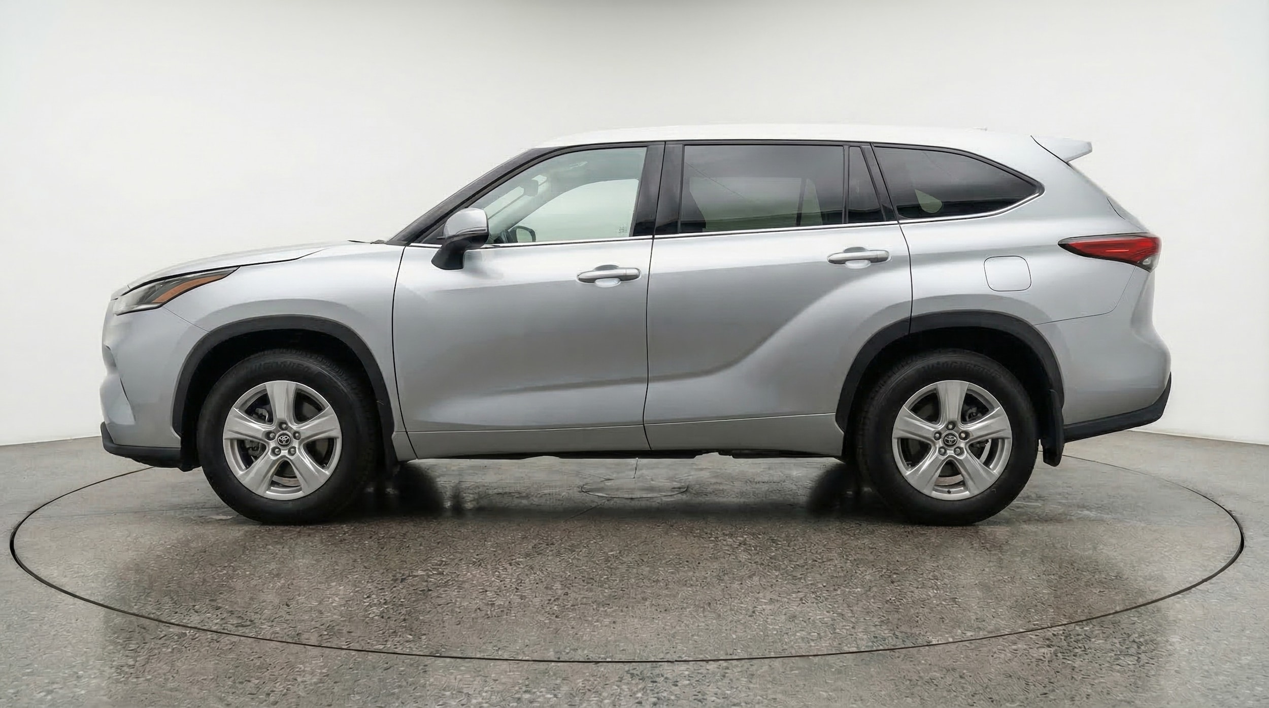 Thumbnail: 2025 Toyota Highlander - 4