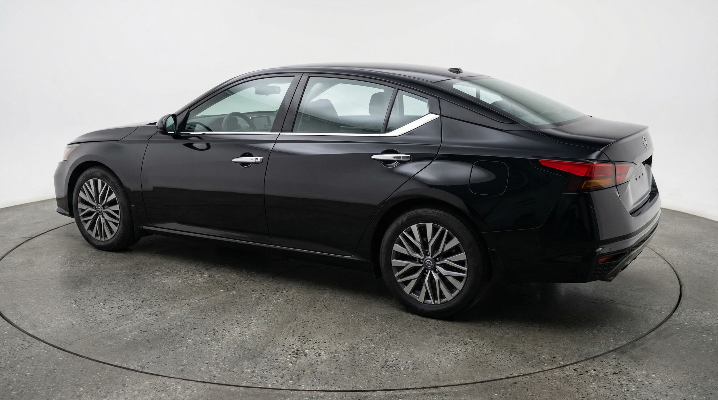 Thumbnail: 2025 Nissan Altima - 5