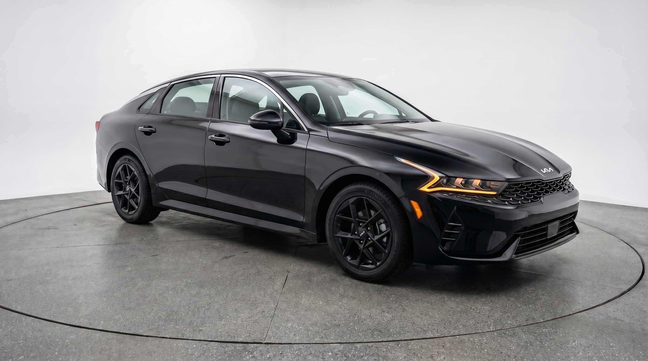 Thumbnail: 2025 Kia K5 - 1