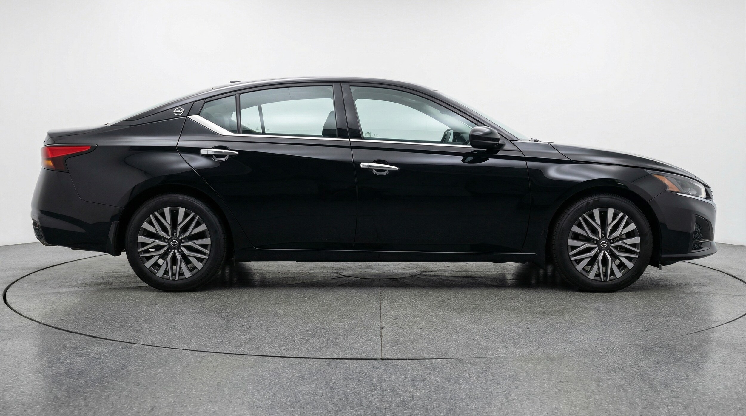 Thumbnail: 2025 Nissan Altima - 8