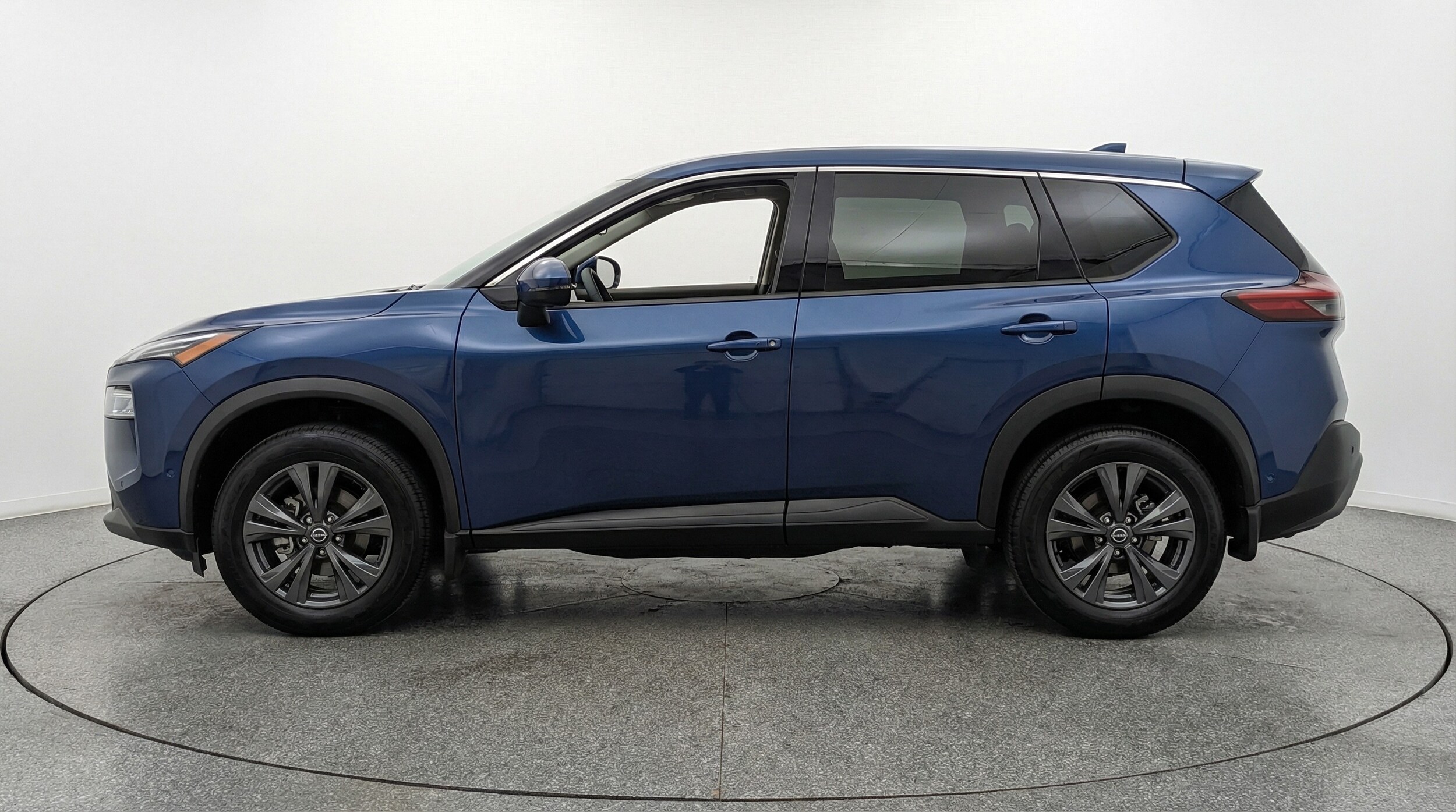 Thumbnail: 2025 Nissan Rogue - 4