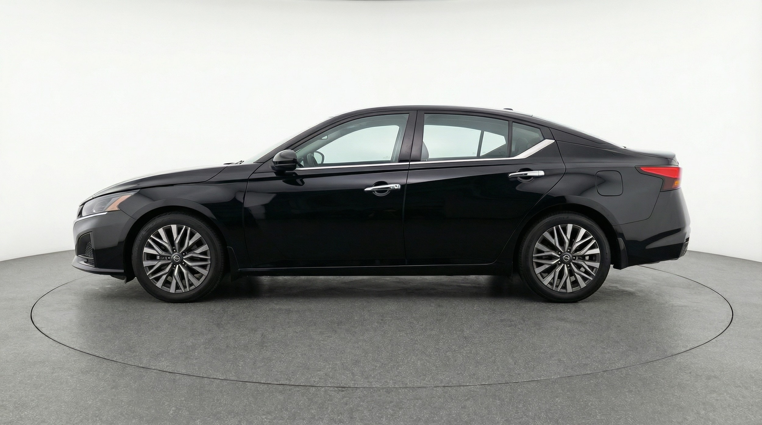 Thumbnail: 2025 Nissan Altima - 4