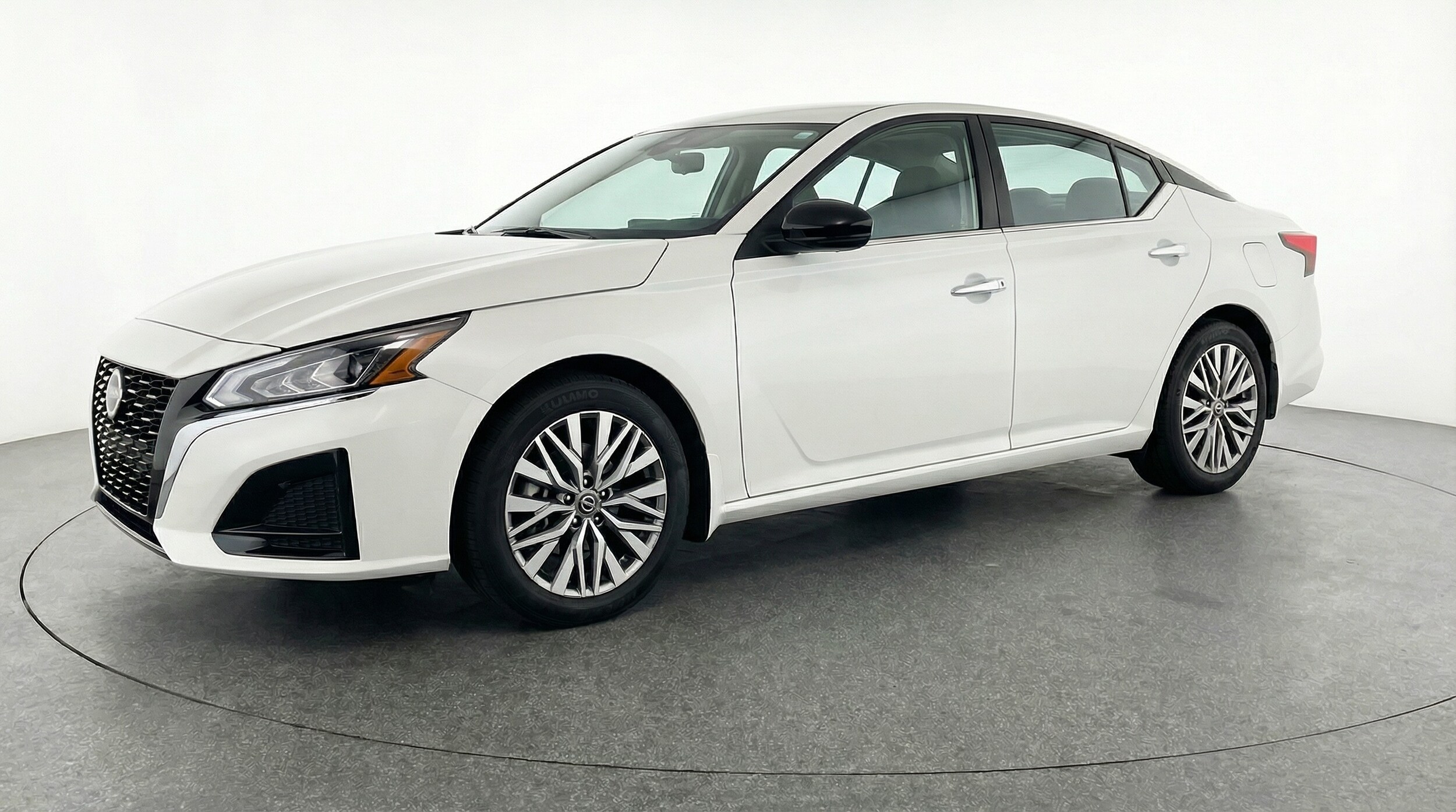 Thumbnail: 2025 Nissan Altima - 3