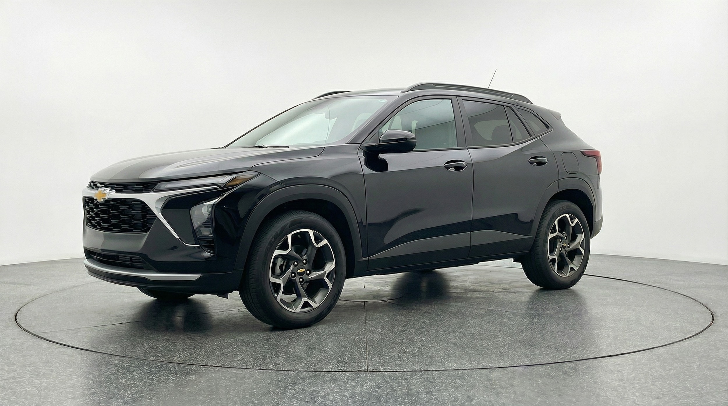 Thumbnail: 2025 Chevrolet Trax - 3