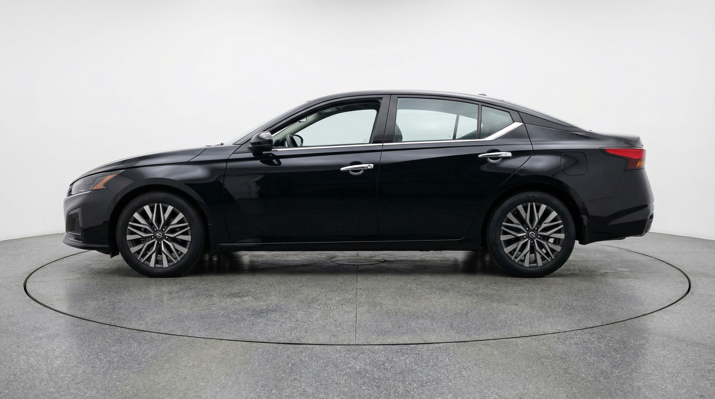 Thumbnail: 2025 Nissan Altima - 4