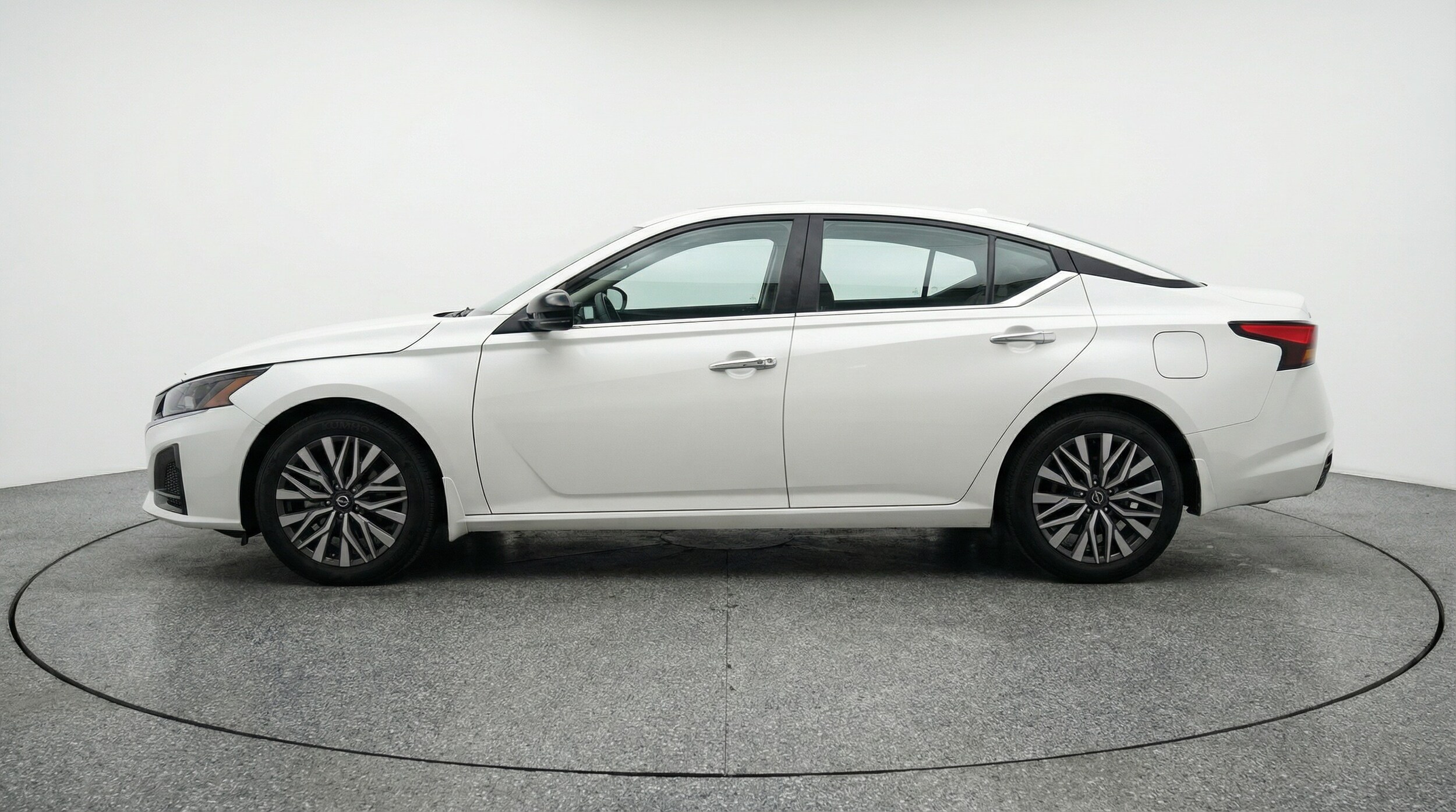 Thumbnail: 2025 Nissan Altima - 4