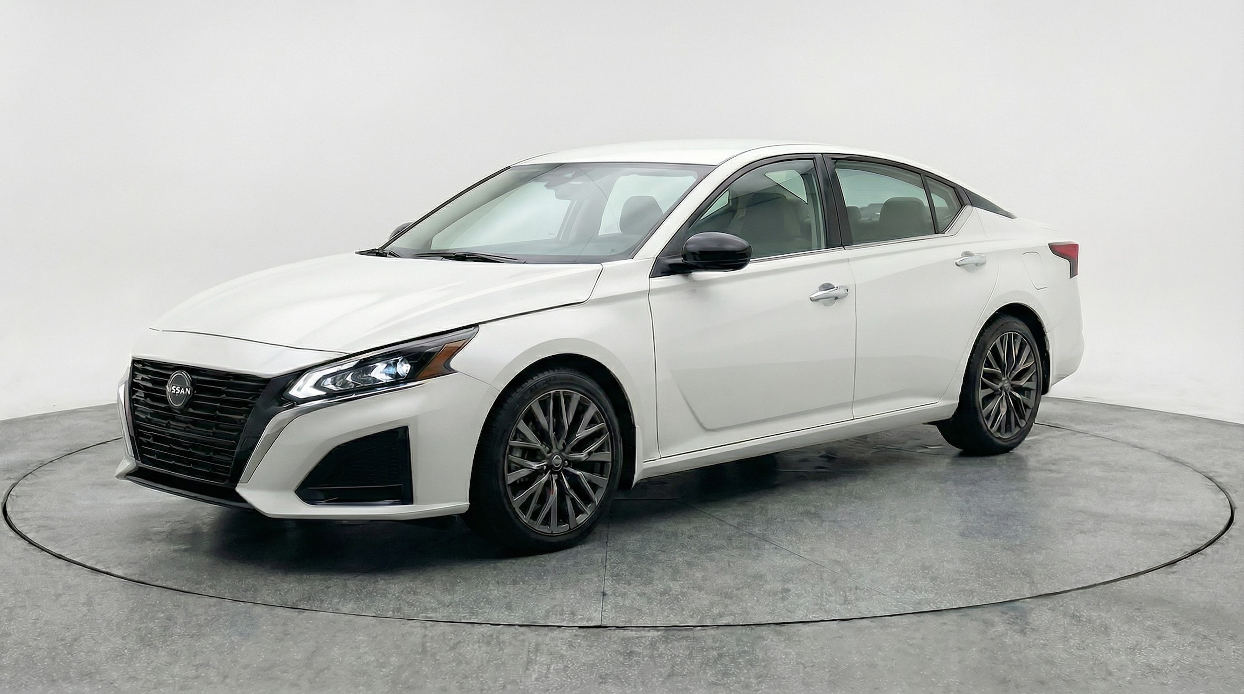 Thumbnail: 2025 Nissan Altima - 3