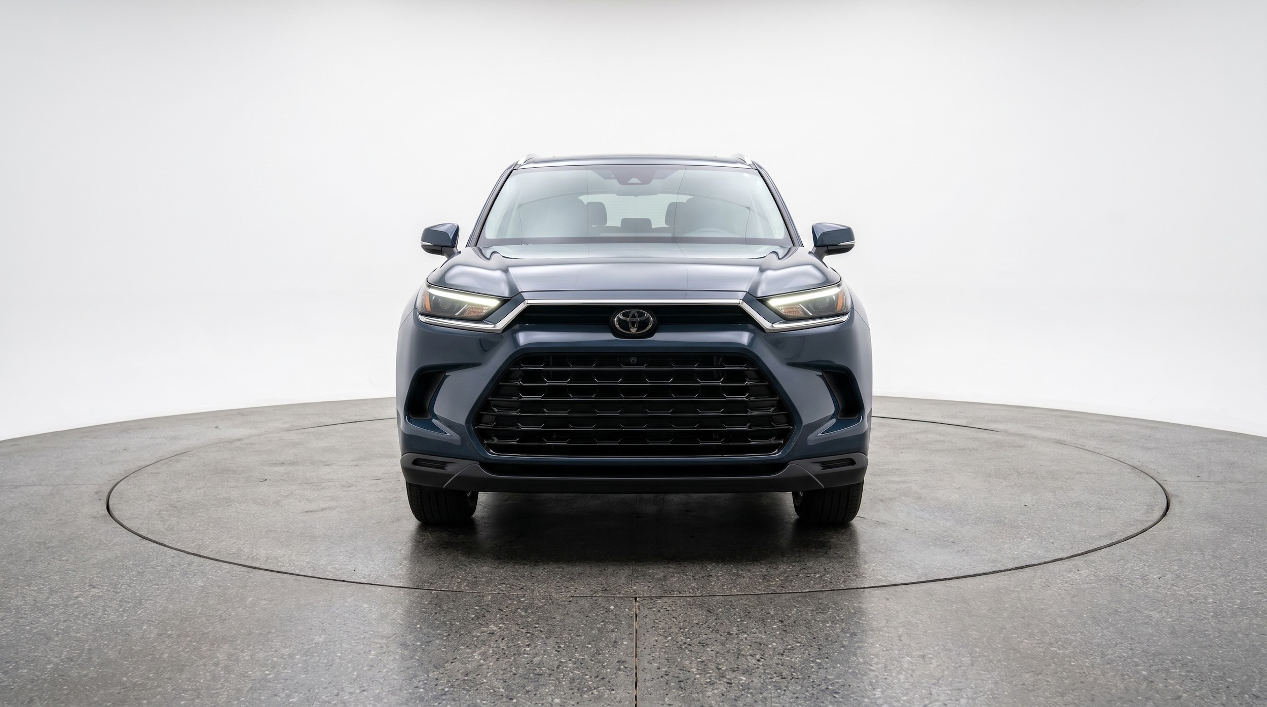 Thumbnail: 2025 Toyota Grand Highlander - 2