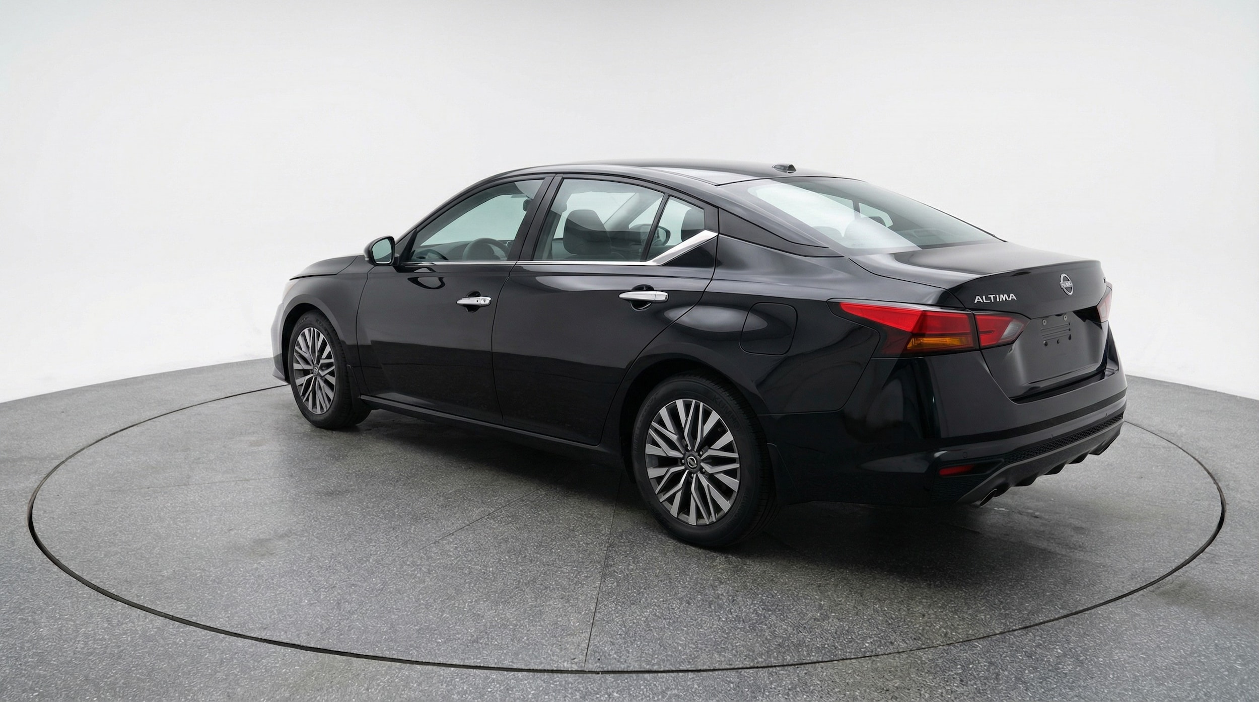 Thumbnail: 2025 Nissan Altima - 5