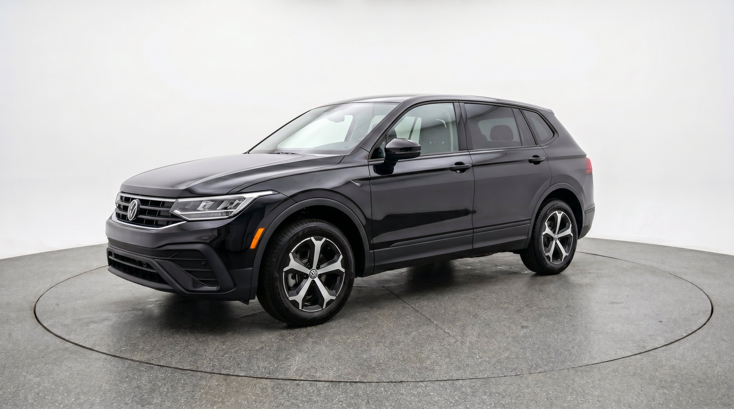 Thumbnail: 2026 Volkswagen Tiguan - 3