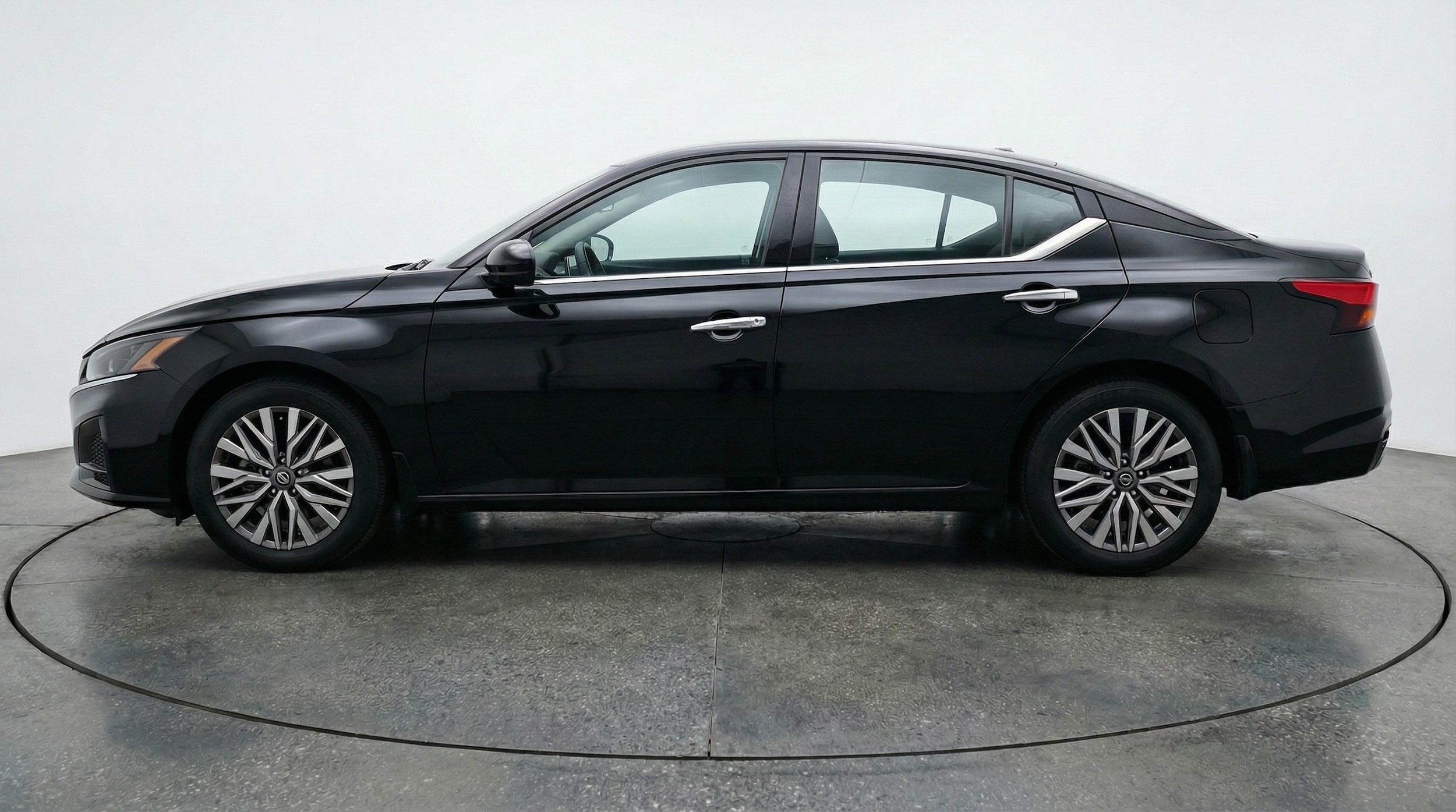 Thumbnail: 2025 Nissan Altima - 4