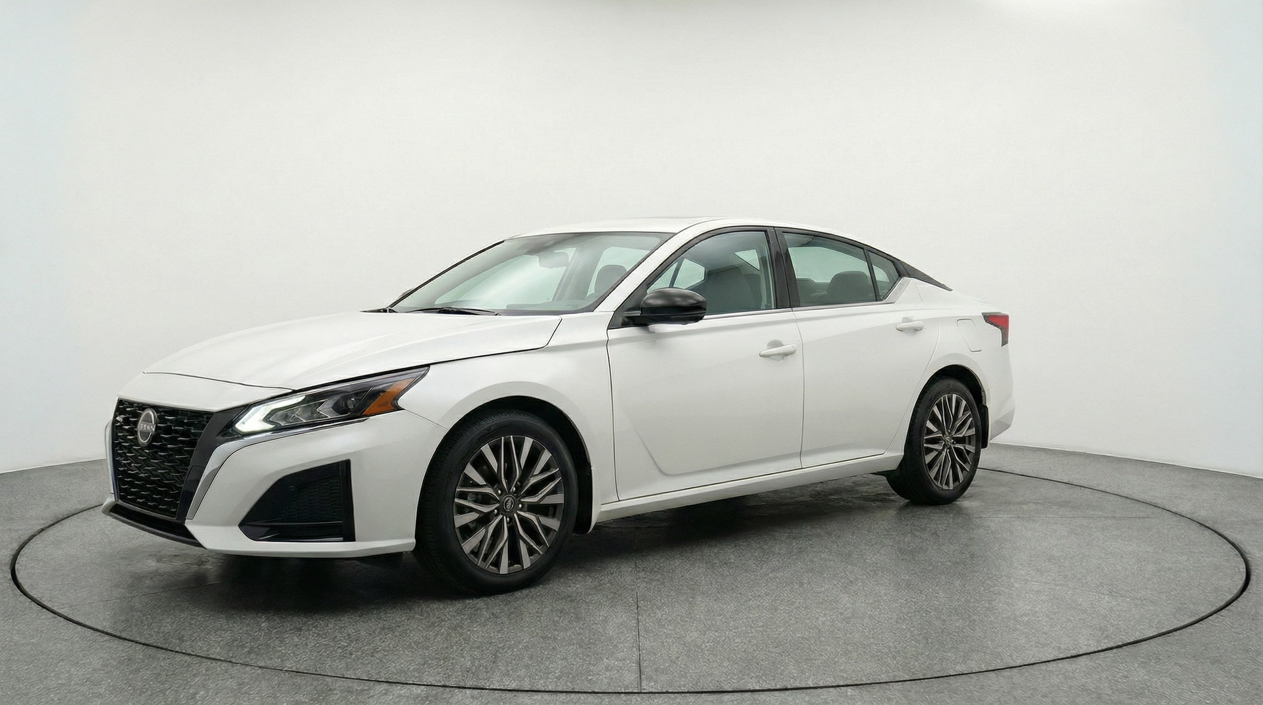Thumbnail: 2025 Nissan Altima - 3