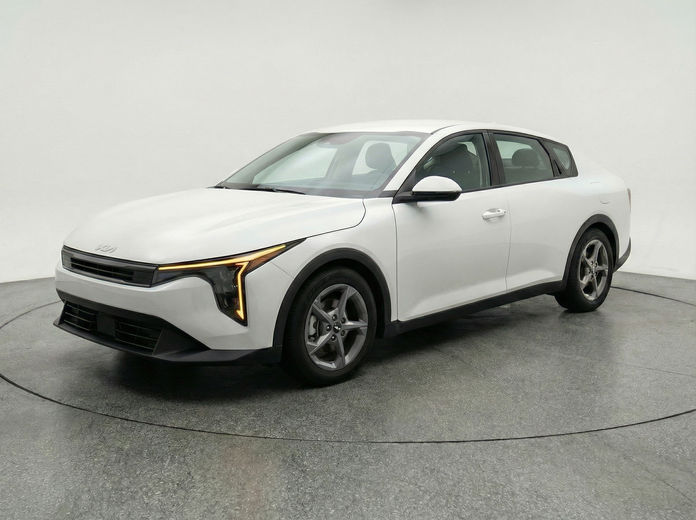 Thumbnail: 2025 Kia K4 - 3