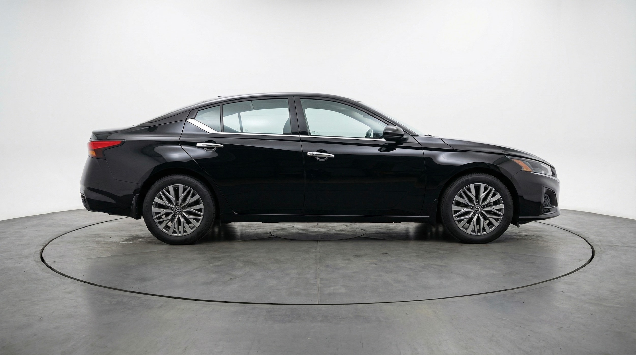 Thumbnail: 2025 Nissan Altima - 8