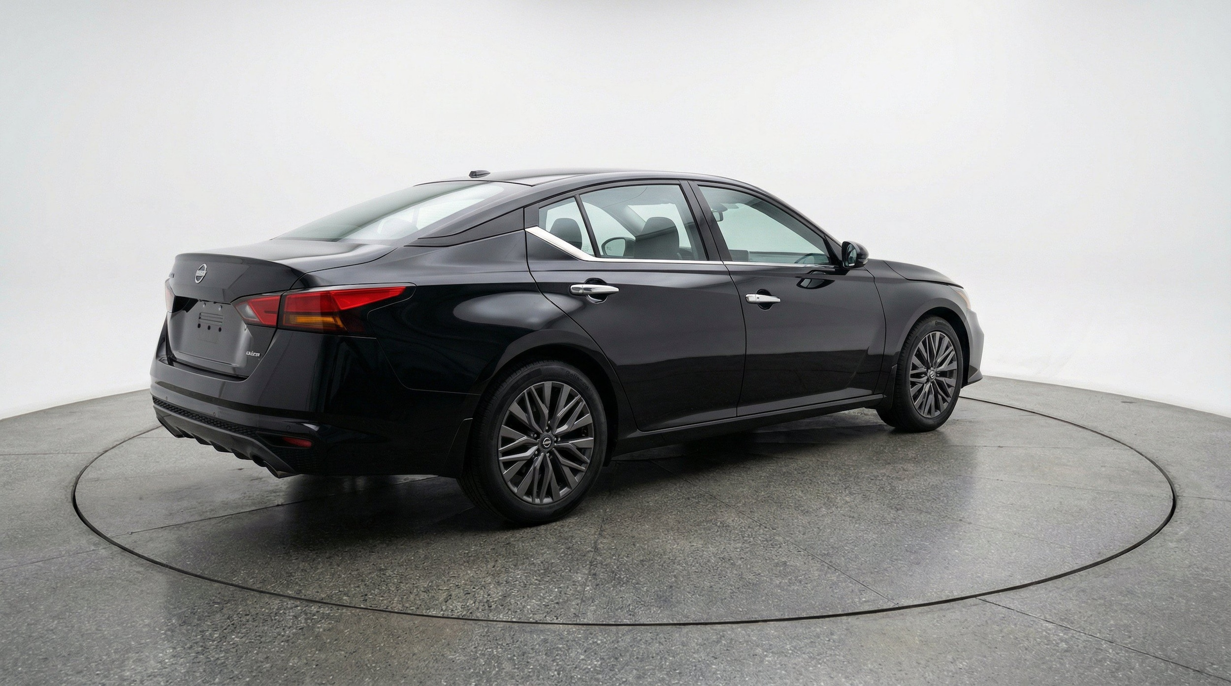 Thumbnail: 2025 Nissan Altima - 9