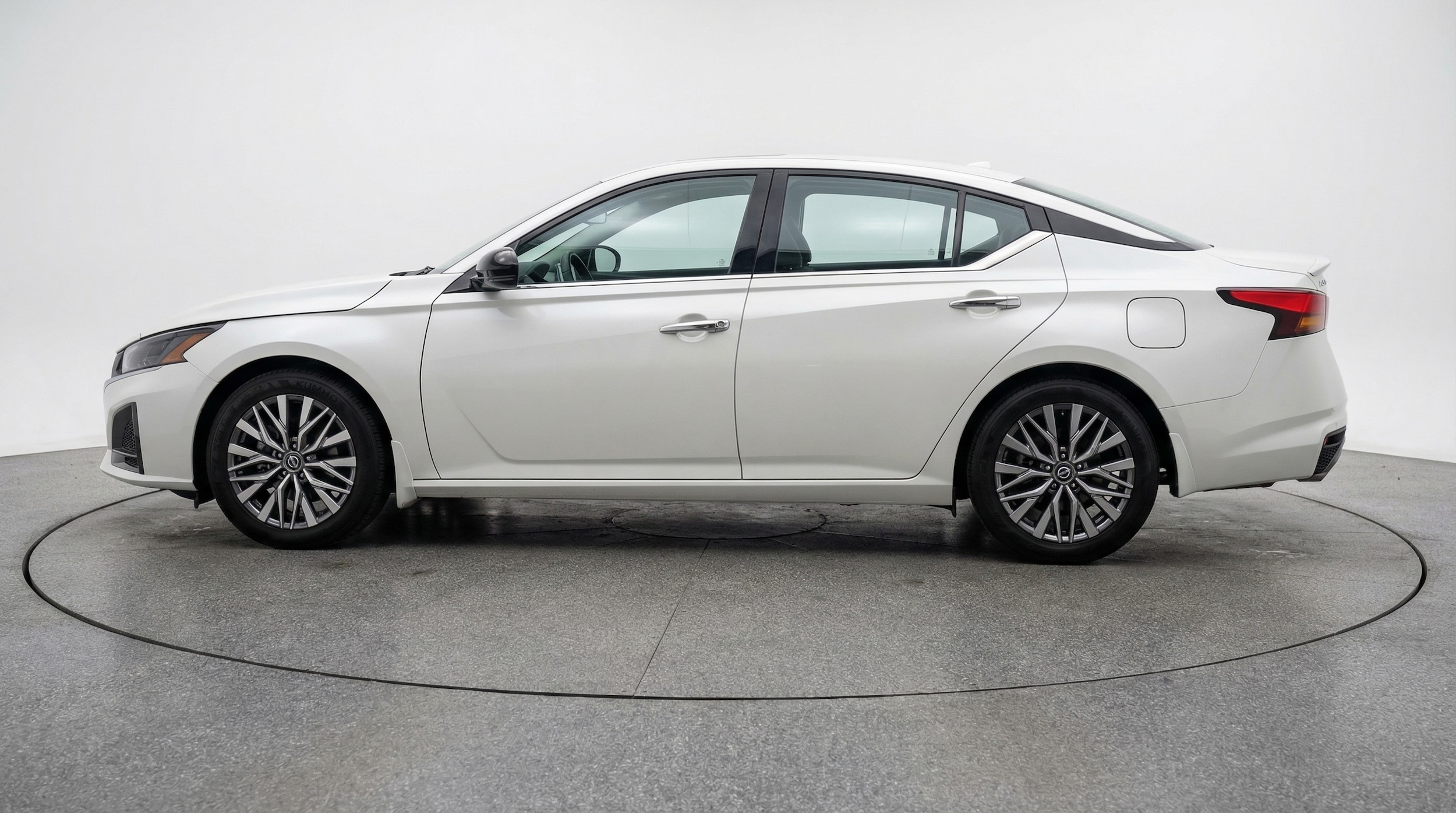 Thumbnail: 2025 Nissan Altima - 4