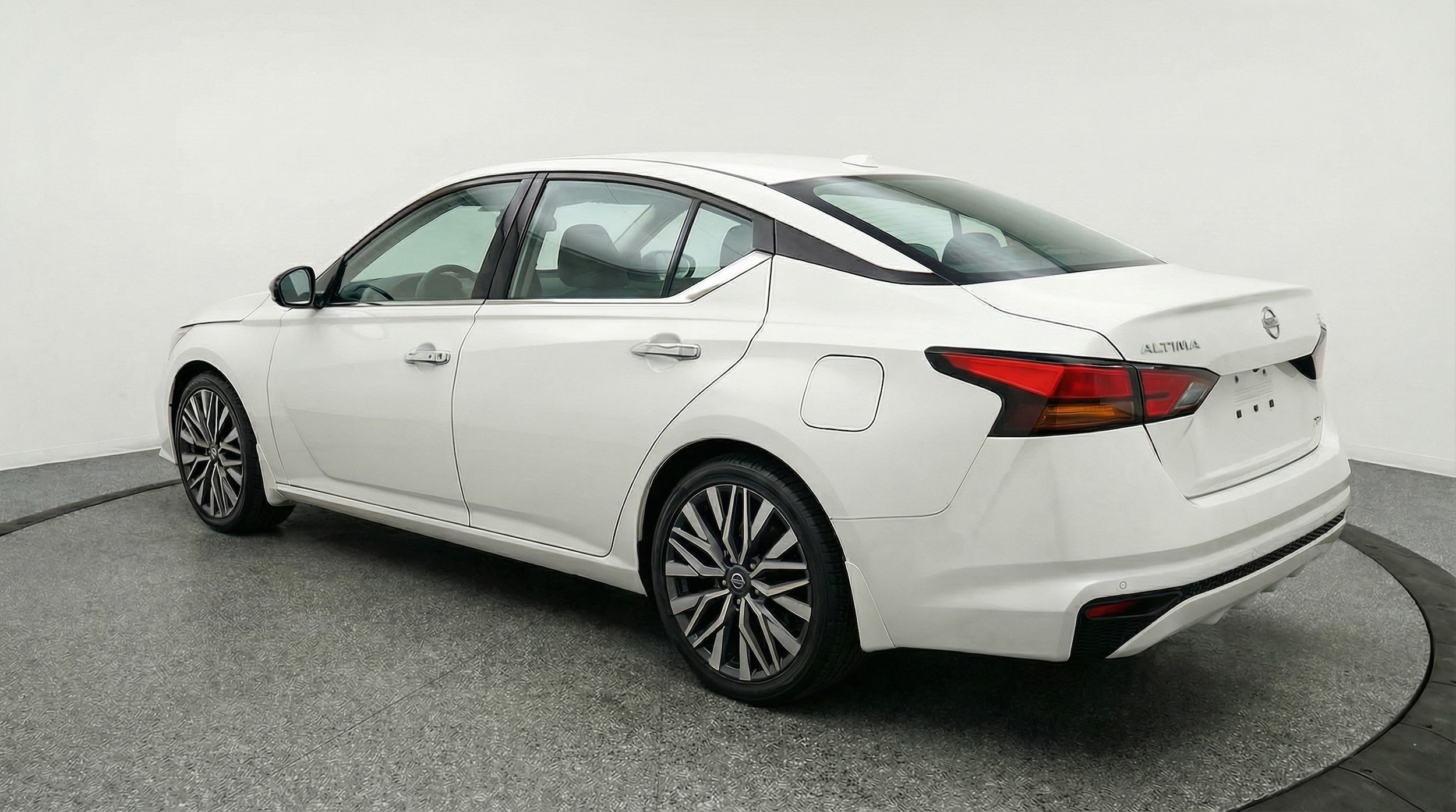 Thumbnail: 2025 Nissan Altima - 5