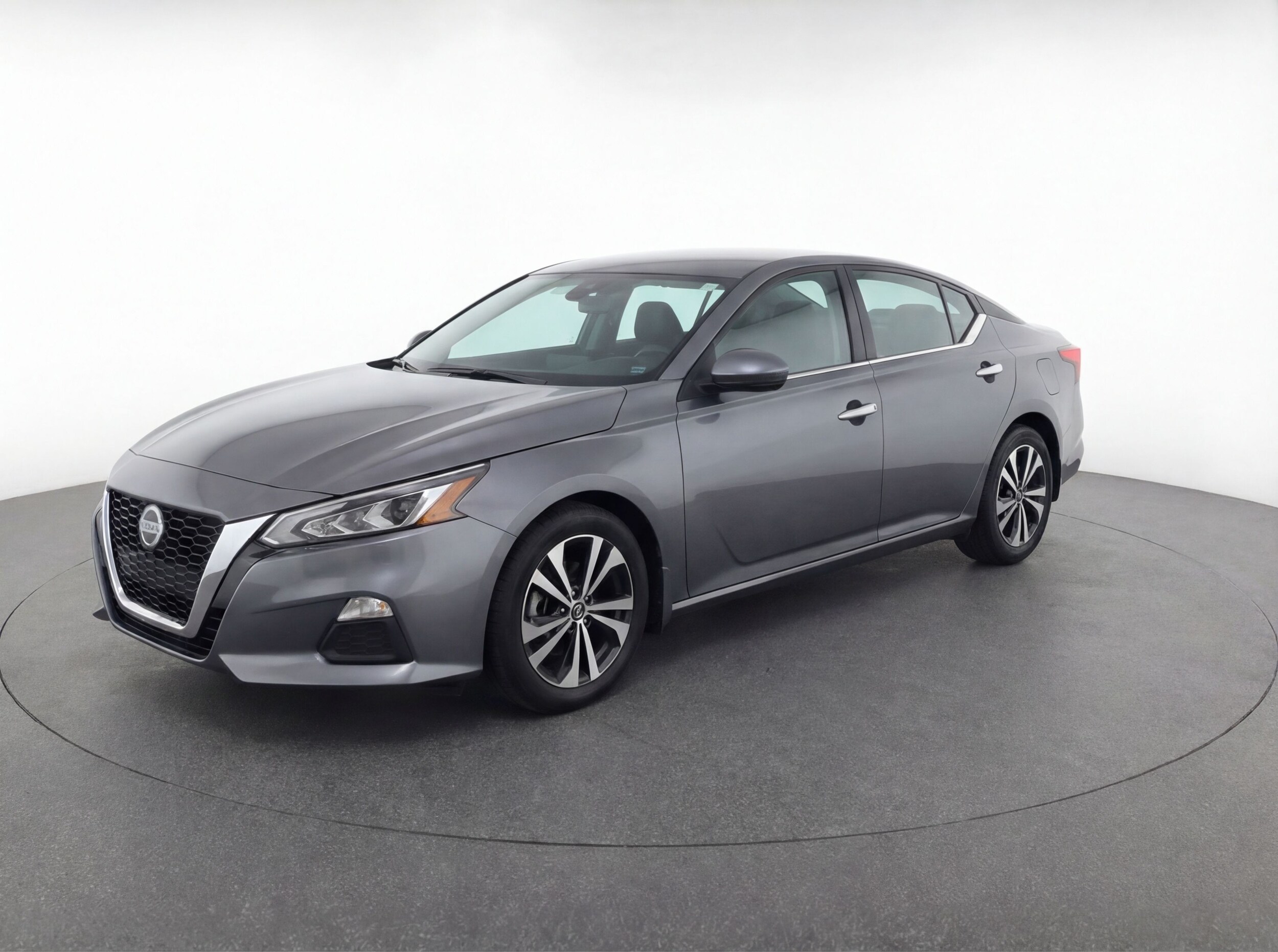 Thumbnail: 2023 Nissan Sentra - 3