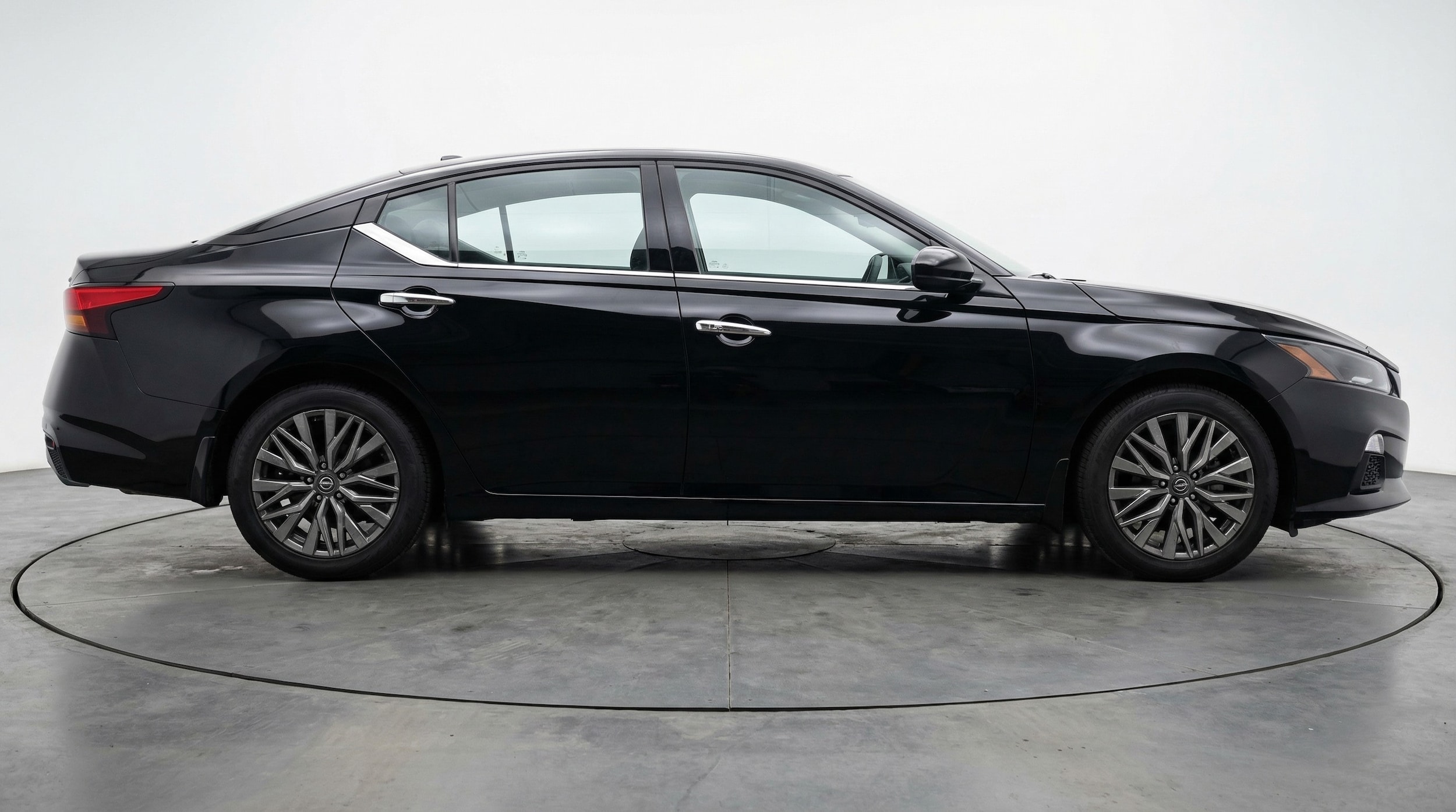 Thumbnail: 2025 Nissan Altima - 8