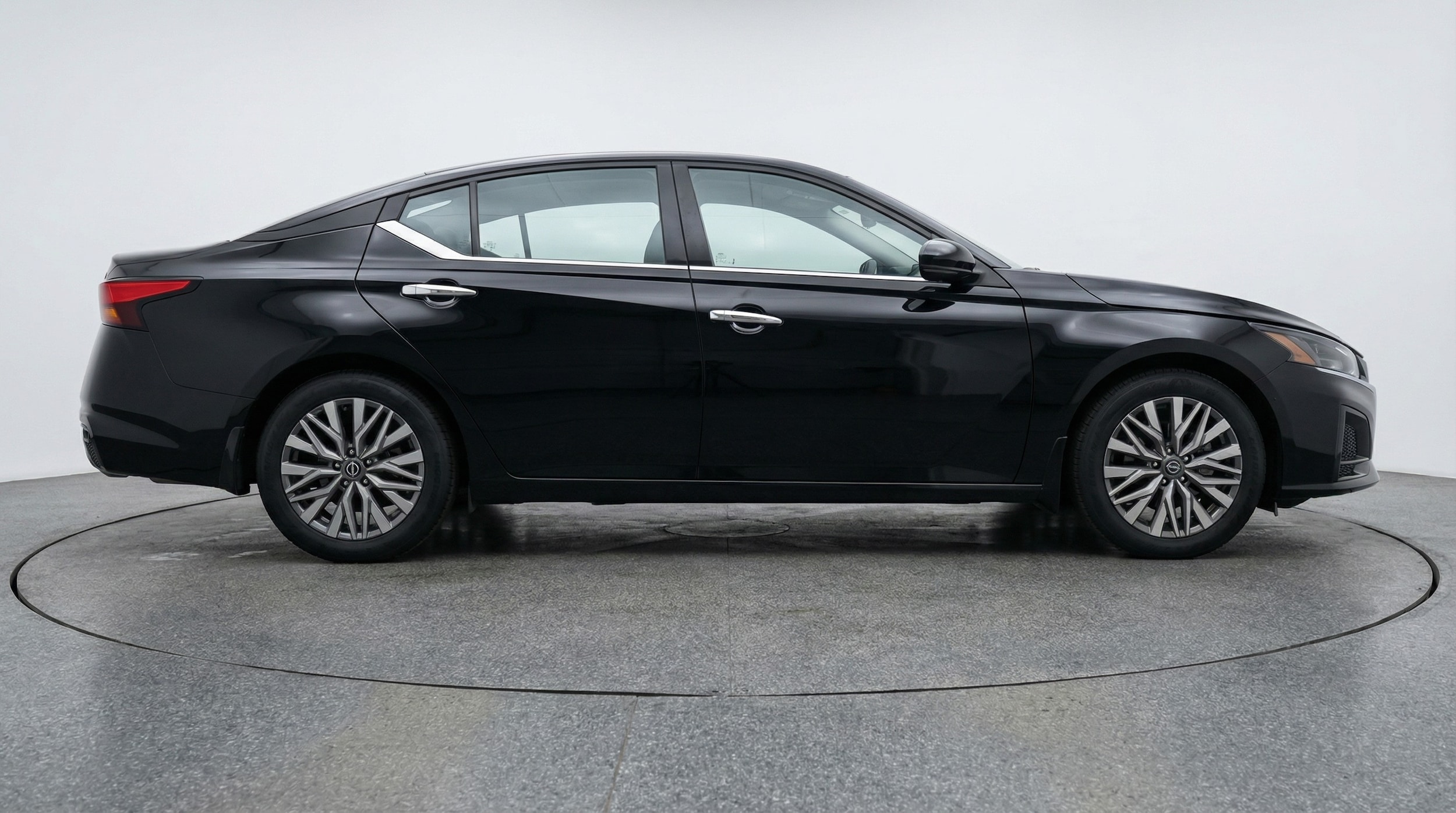 Thumbnail: 2025 Nissan Altima - 8