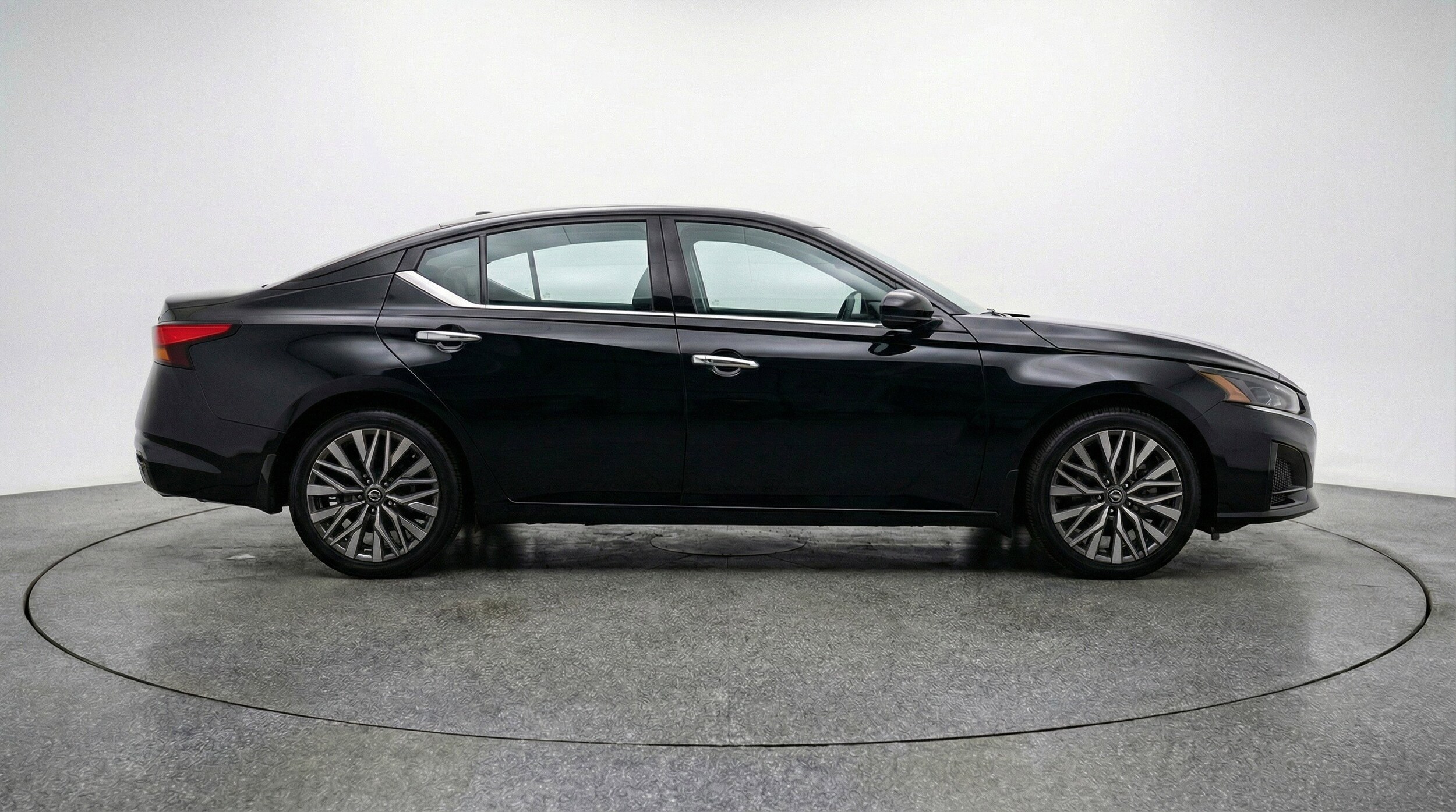 Thumbnail: 2025 Nissan Altima - 11