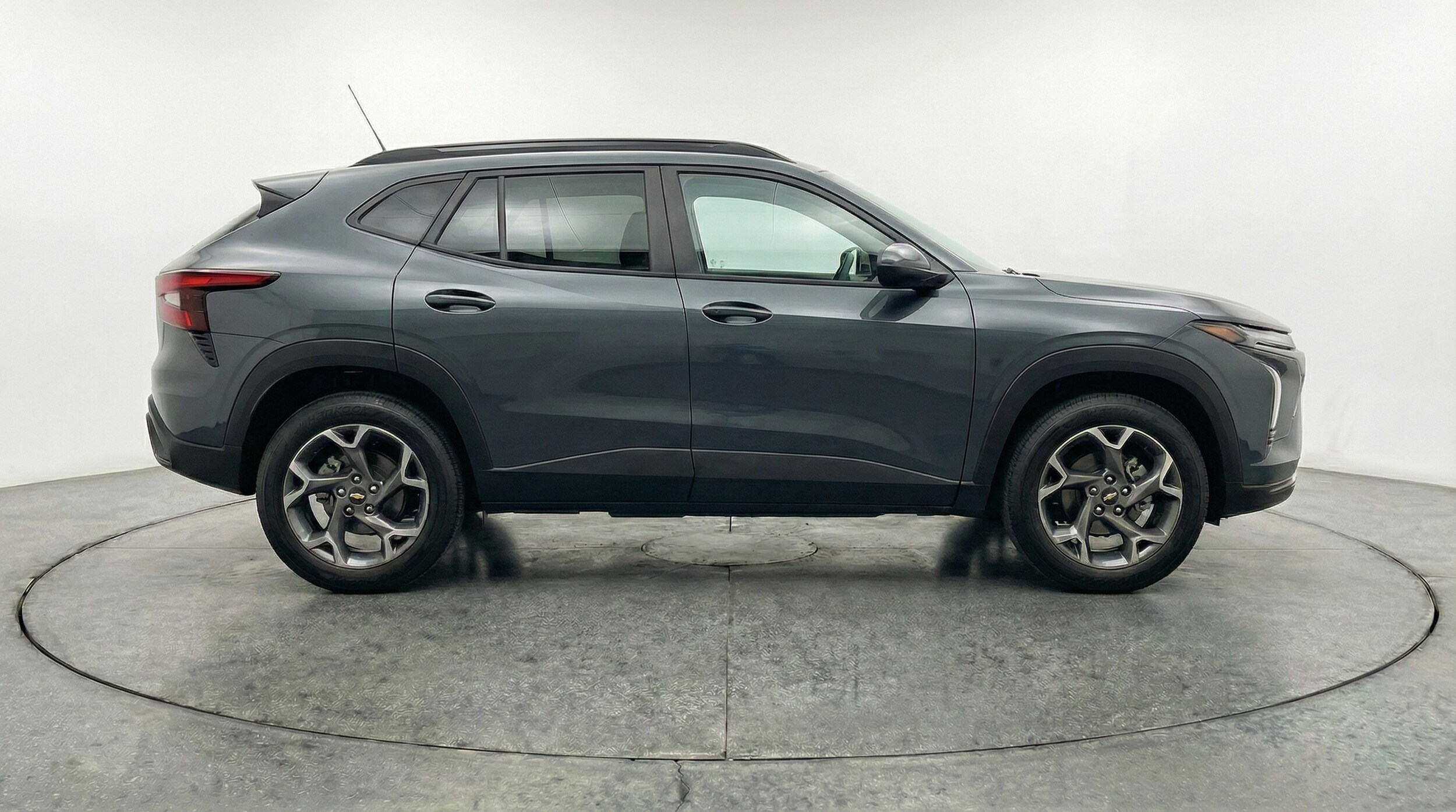 Thumbnail: 2025 Chevrolet Trax - 8