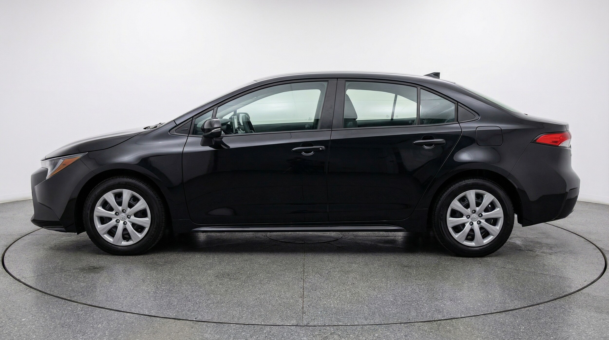 Thumbnail: 2025 Toyota Corolla - 4