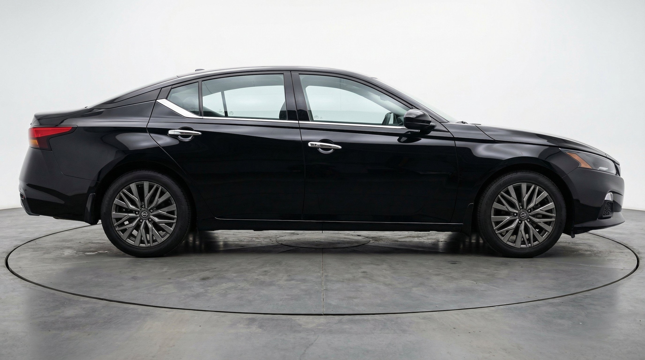 Thumbnail: 2025 Nissan Altima - 11