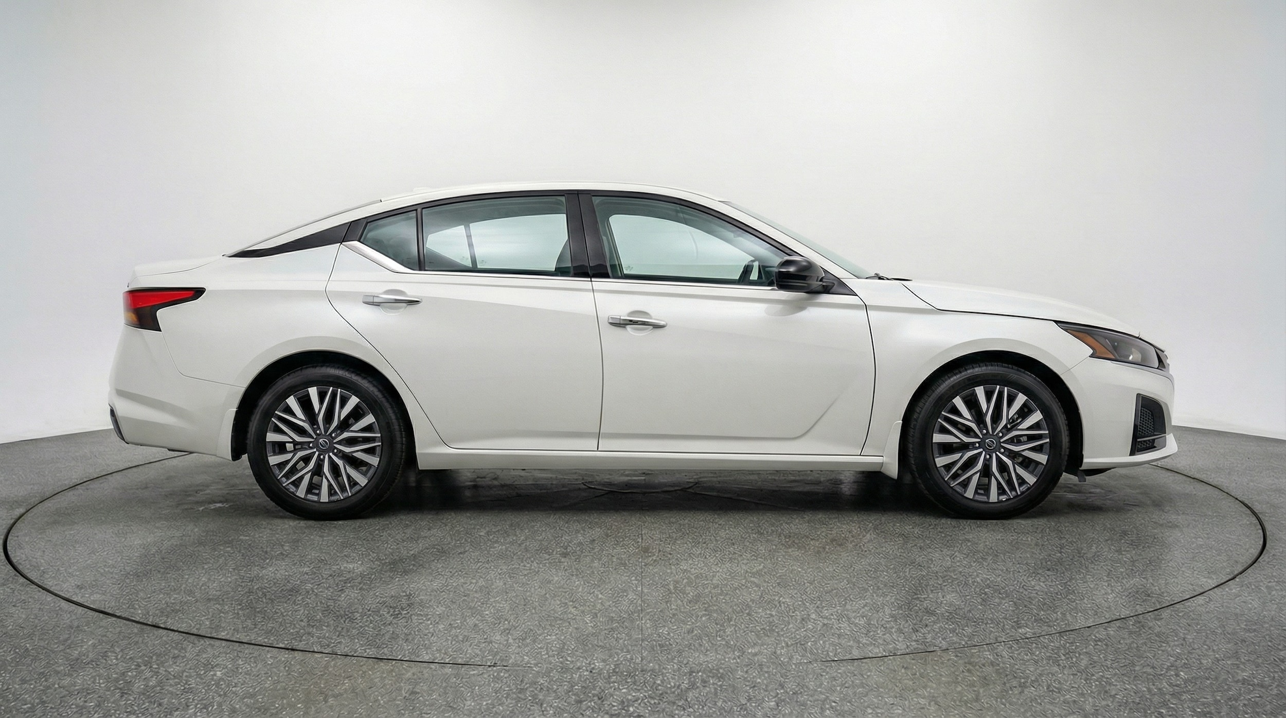 Thumbnail: 2025 Nissan Altima - 8