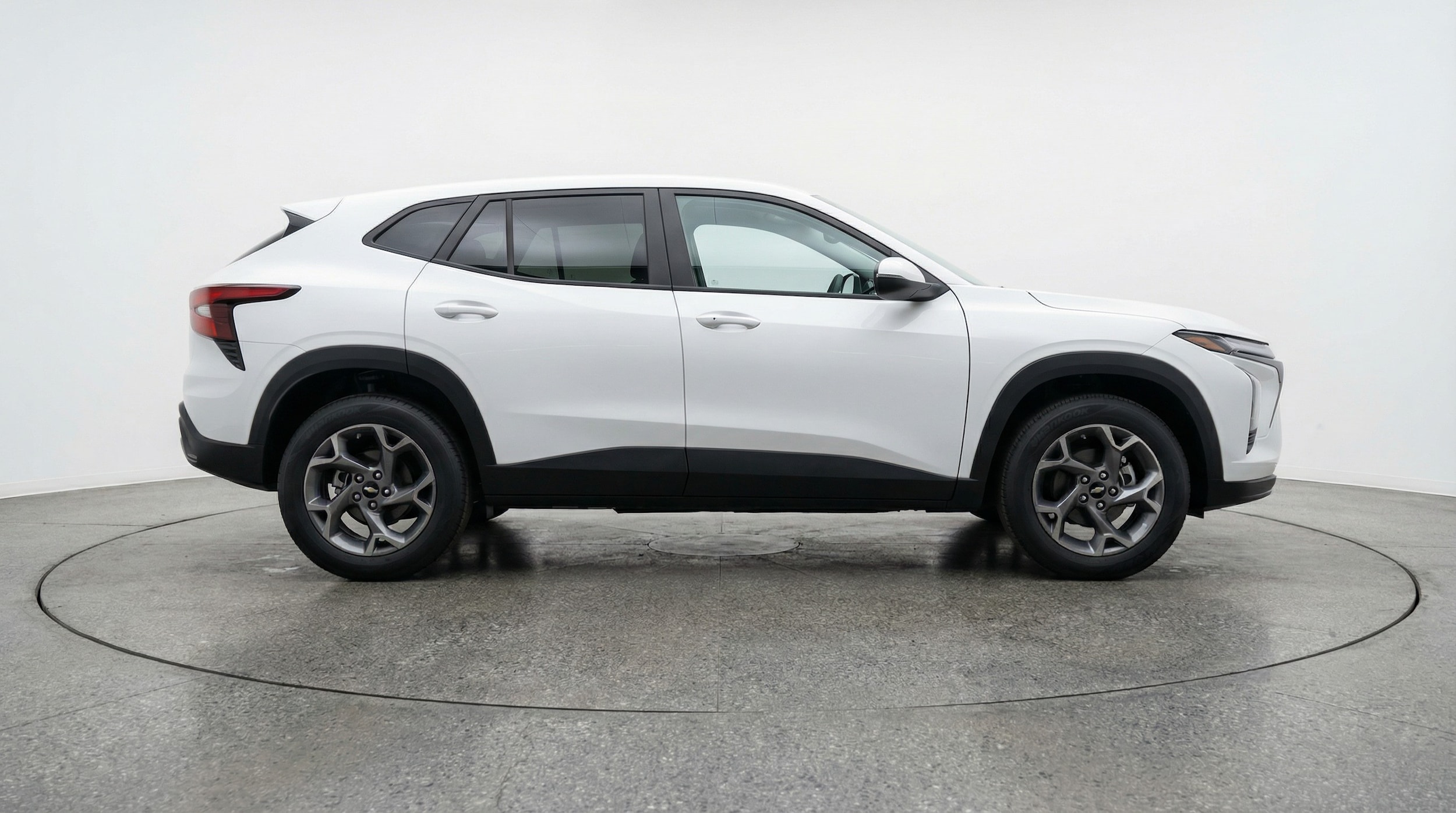 Thumbnail: 2025 Chevrolet Trax - 8