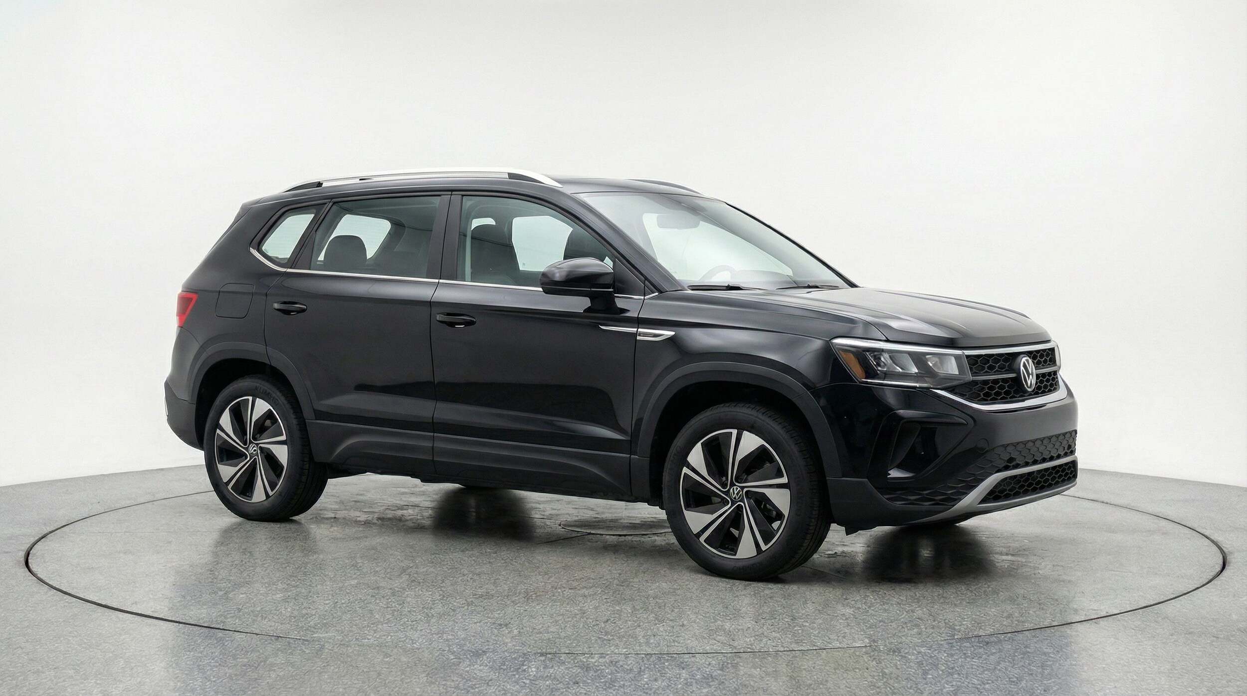 Thumbnail: 2025 Volkswagen Taos - 1