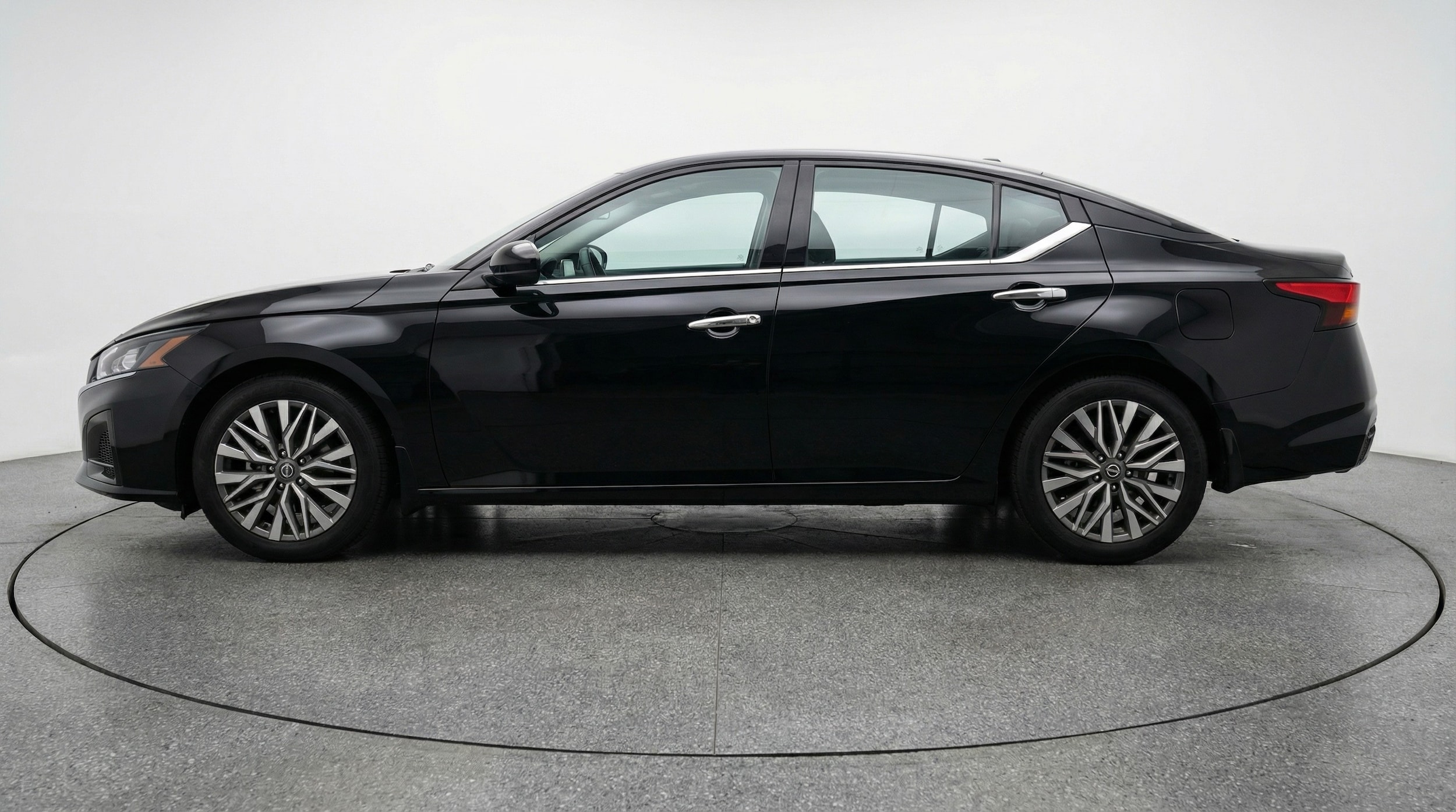 Thumbnail: 2025 Nissan Altima - 4