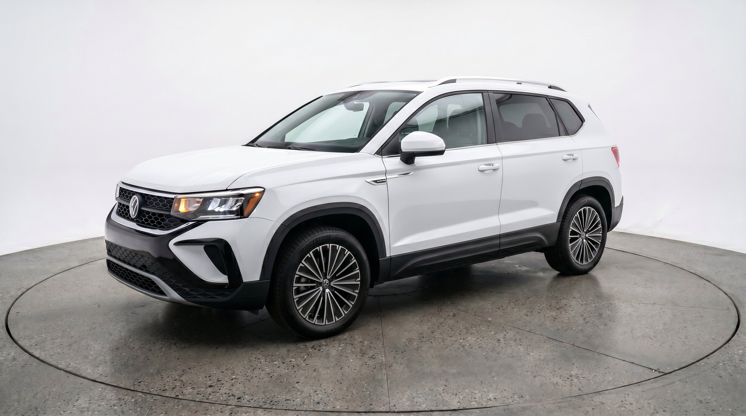 Thumbnail: 2026 Volkswagen Taos - 3