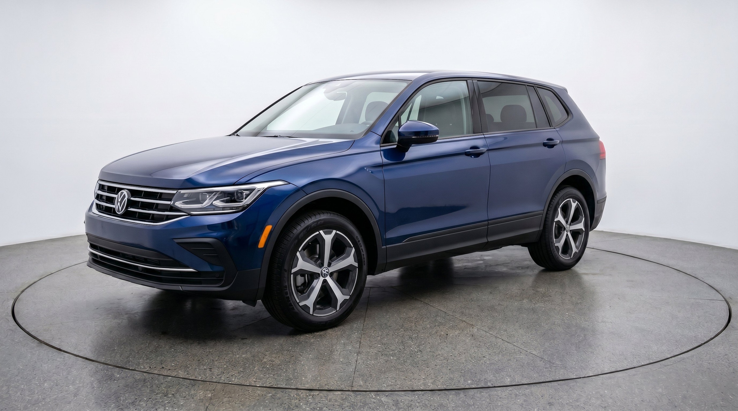 Thumbnail: 2026 Volkswagen Tiguan - 3