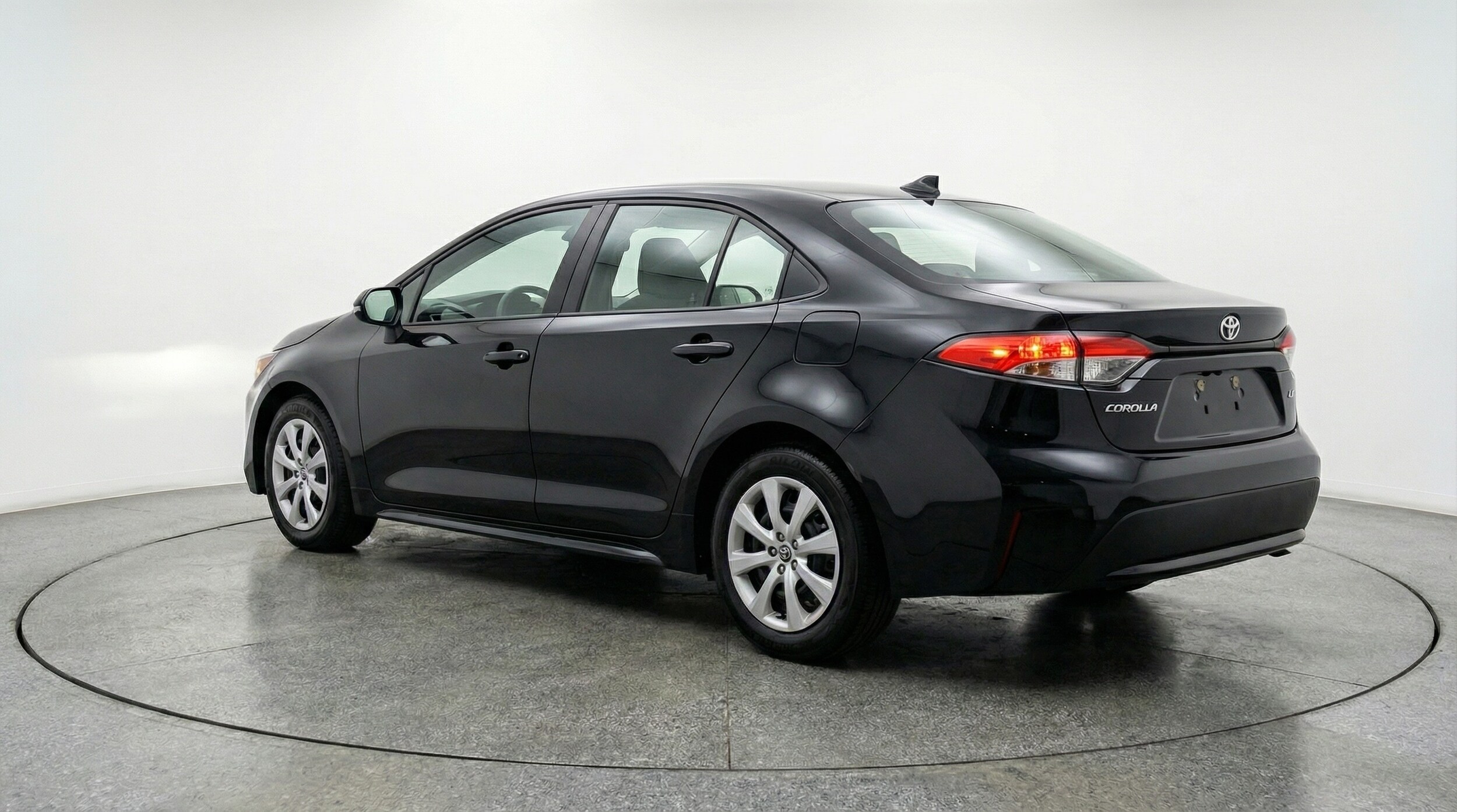 Thumbnail: 2025 Toyota Corolla - 5