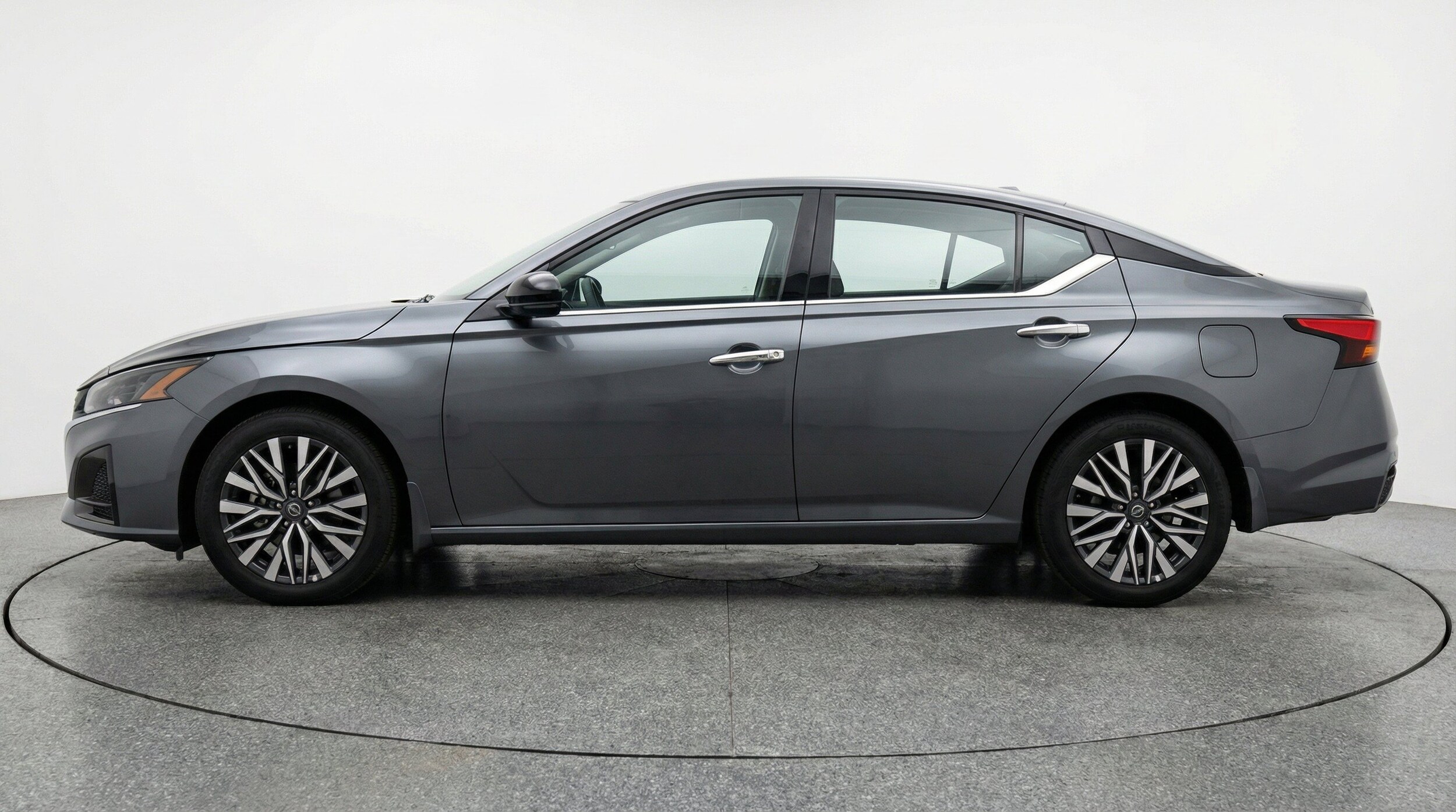 Thumbnail: 2025 Nissan Altima - 5
